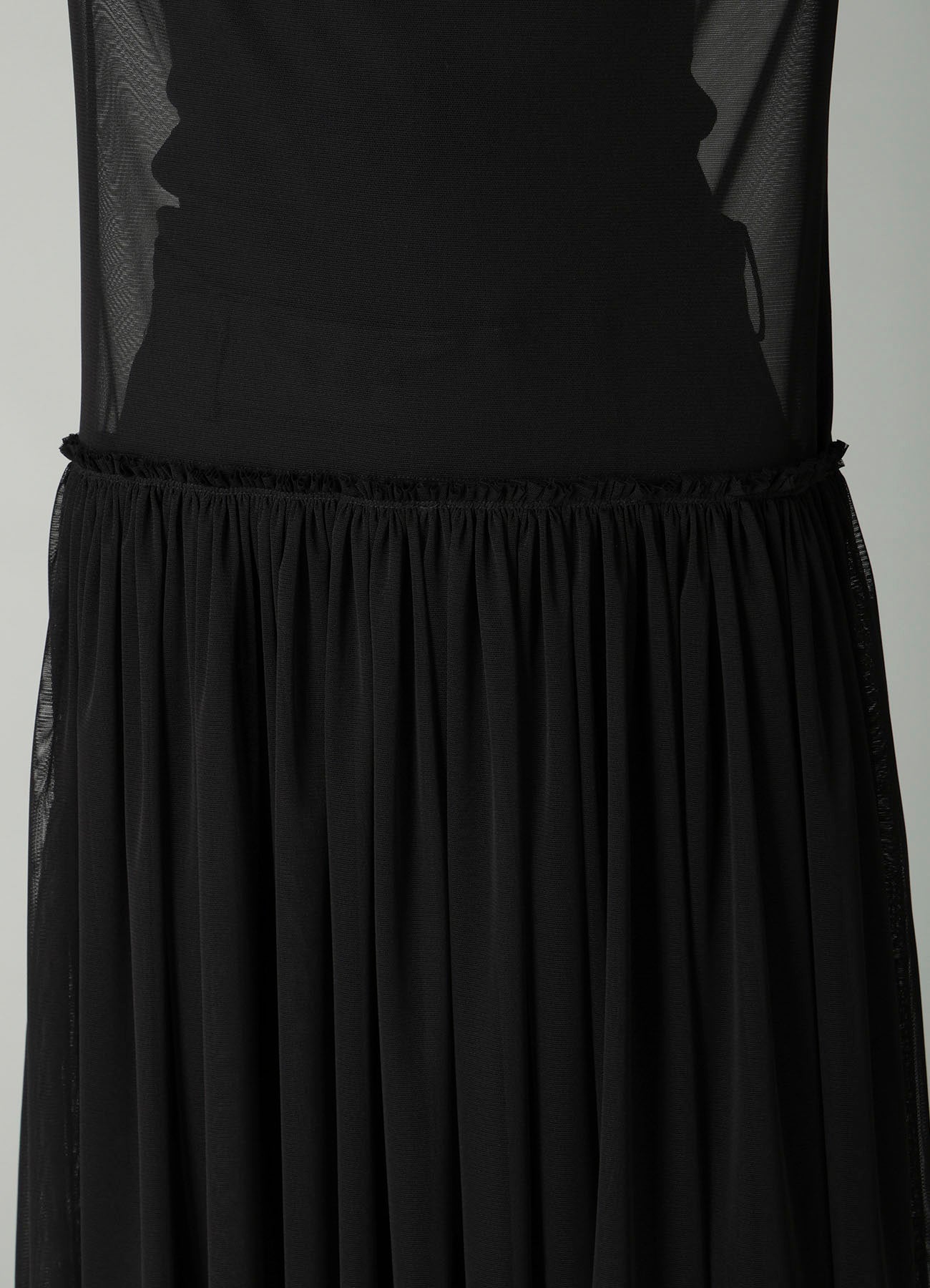 WOOLY TULLE GATHERED SLEEVELESS DRESS