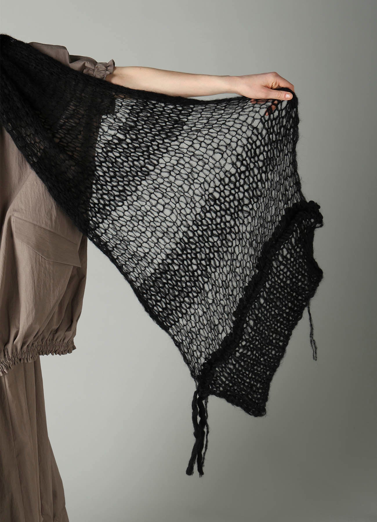 DIAN3 KNITTED STOLE