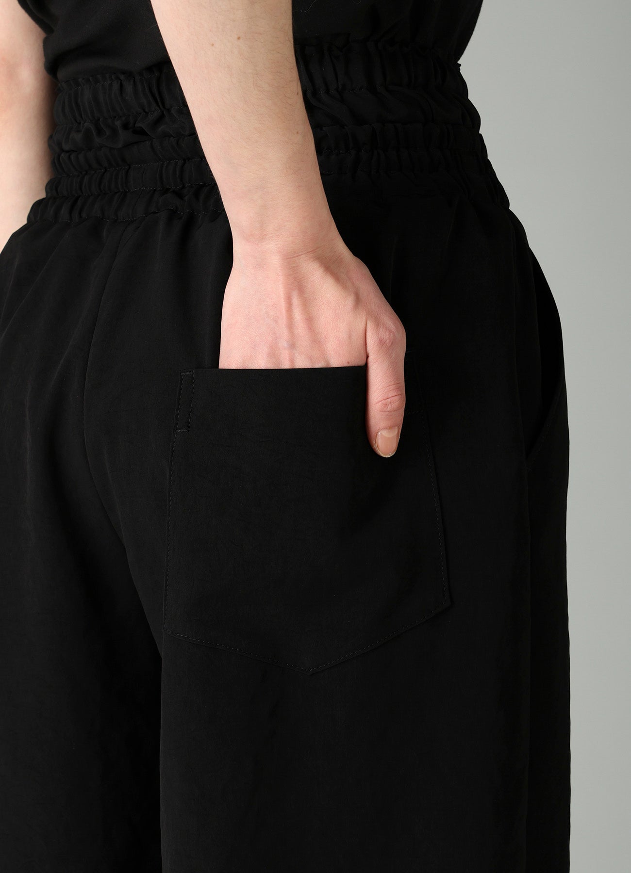 Ta/Pe CREPE DE CHINE DOUBLE WAIST SHORT PANTS