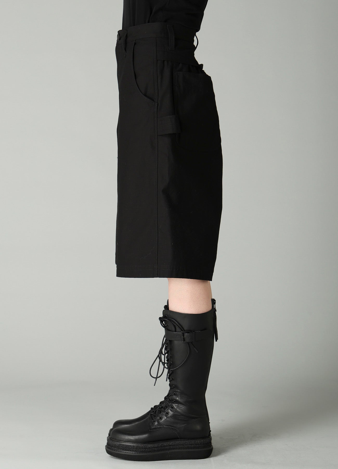 MILITARY BACKSIDE SATIN PAINTER SHORT PANTS