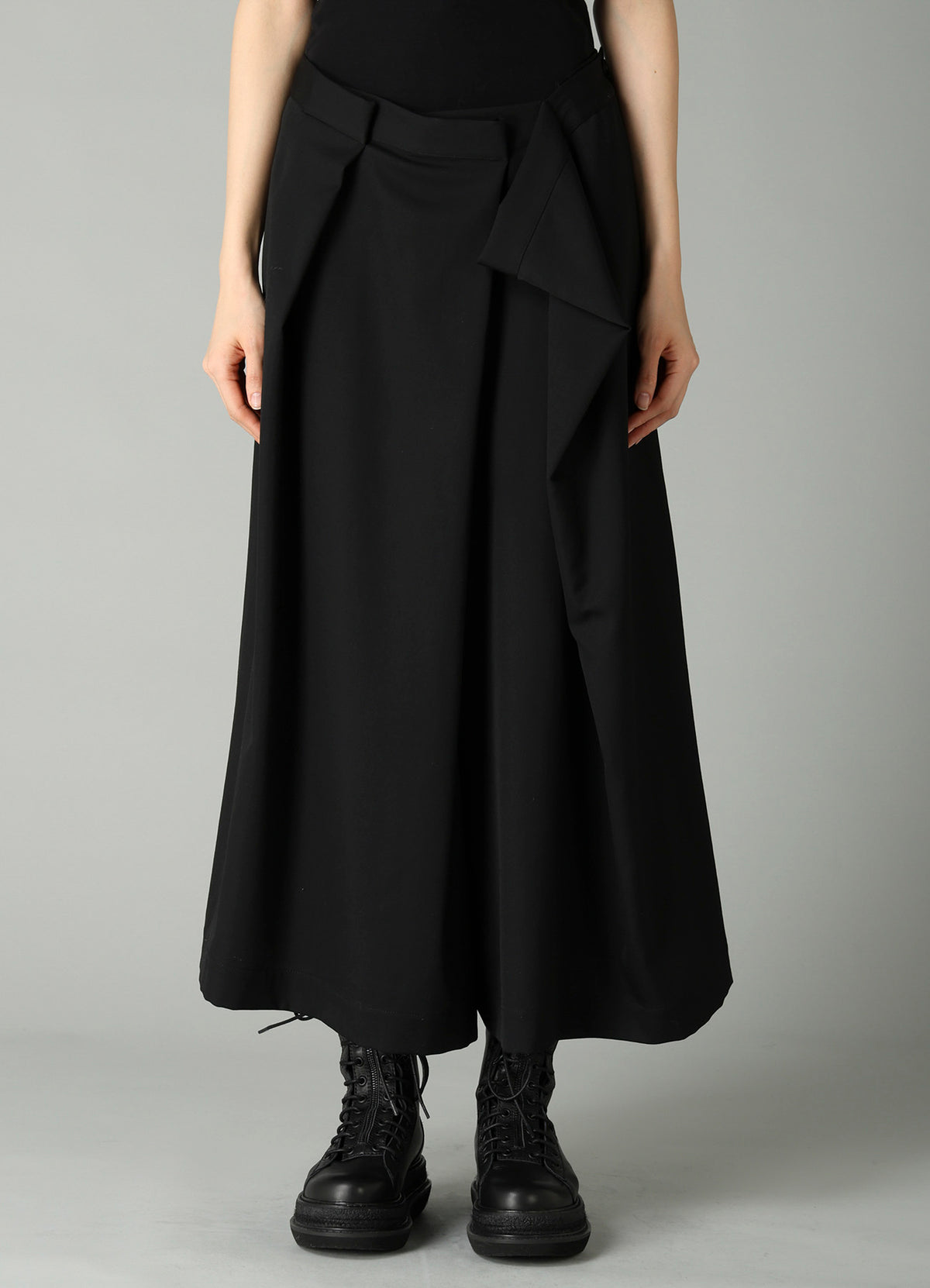 GABARDINE RANDOM TUCK DETAIL PANTS