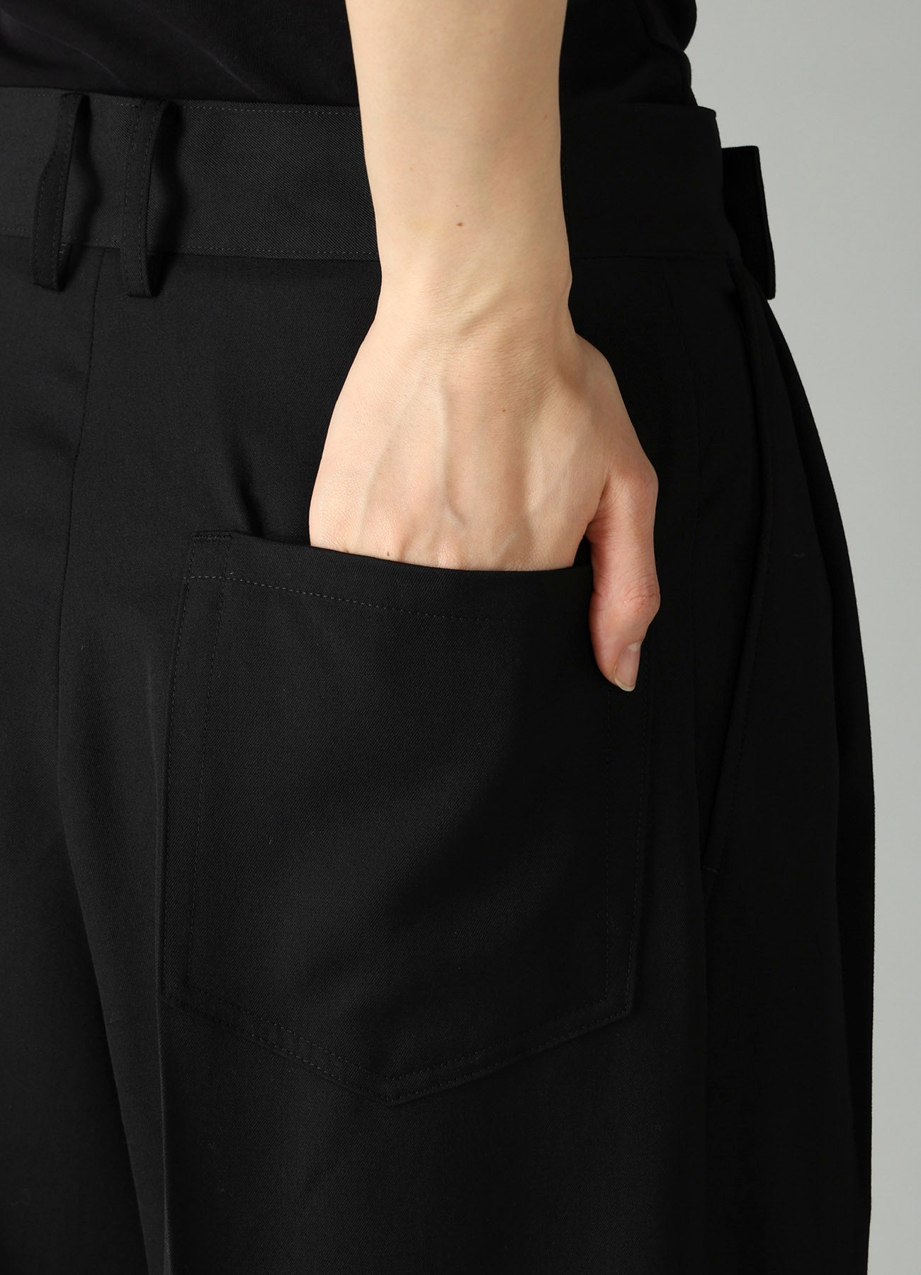 GABARDINE 2 TUCKS BAGGY PANTS – THE SHOP YOHJI YAMAMOTO