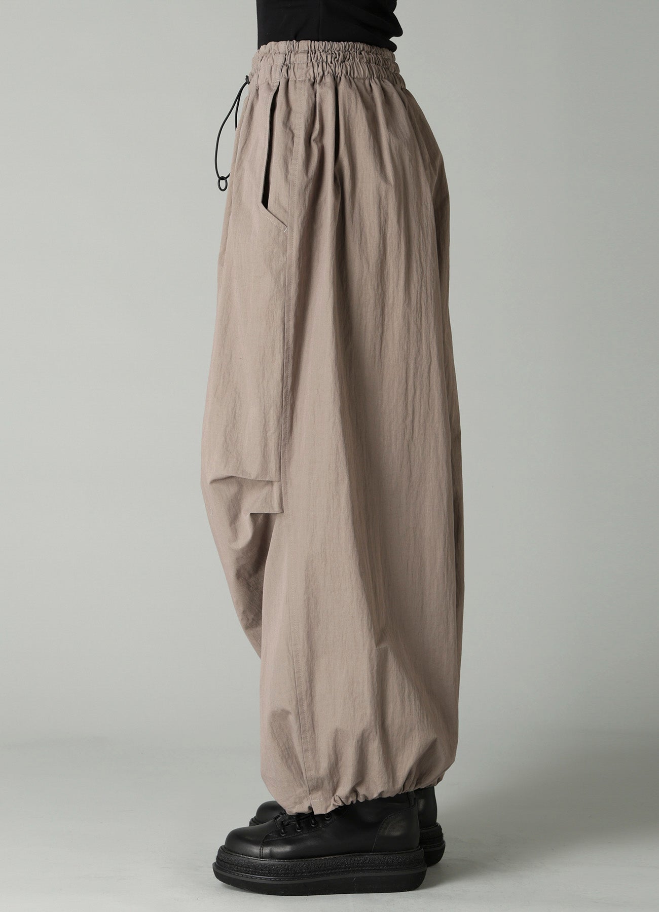C/Ny WEATHER PARACHUTE PANTS