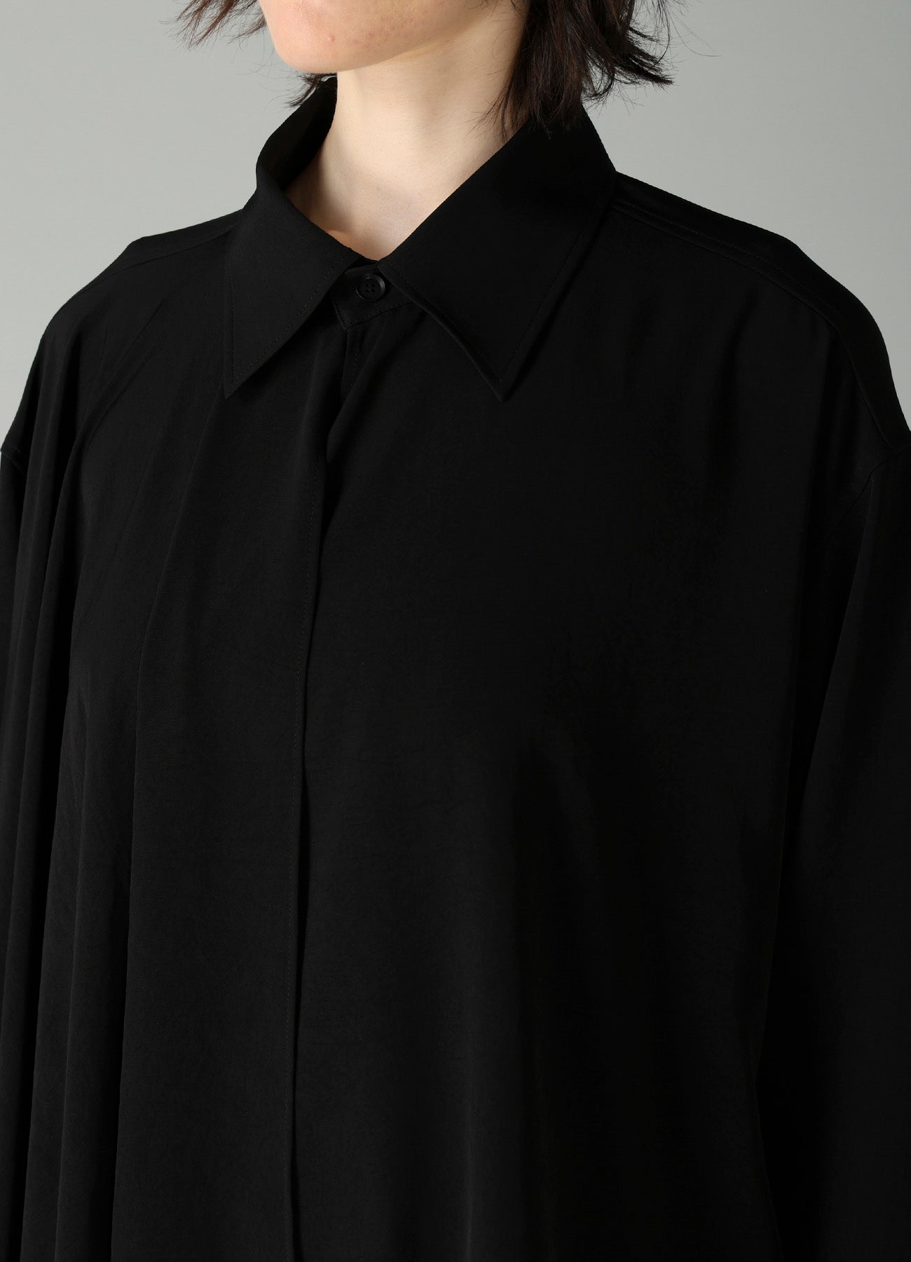 Ta/Pe CREPE DE CHINE R LONG ASYMMETRIC BLOUSE