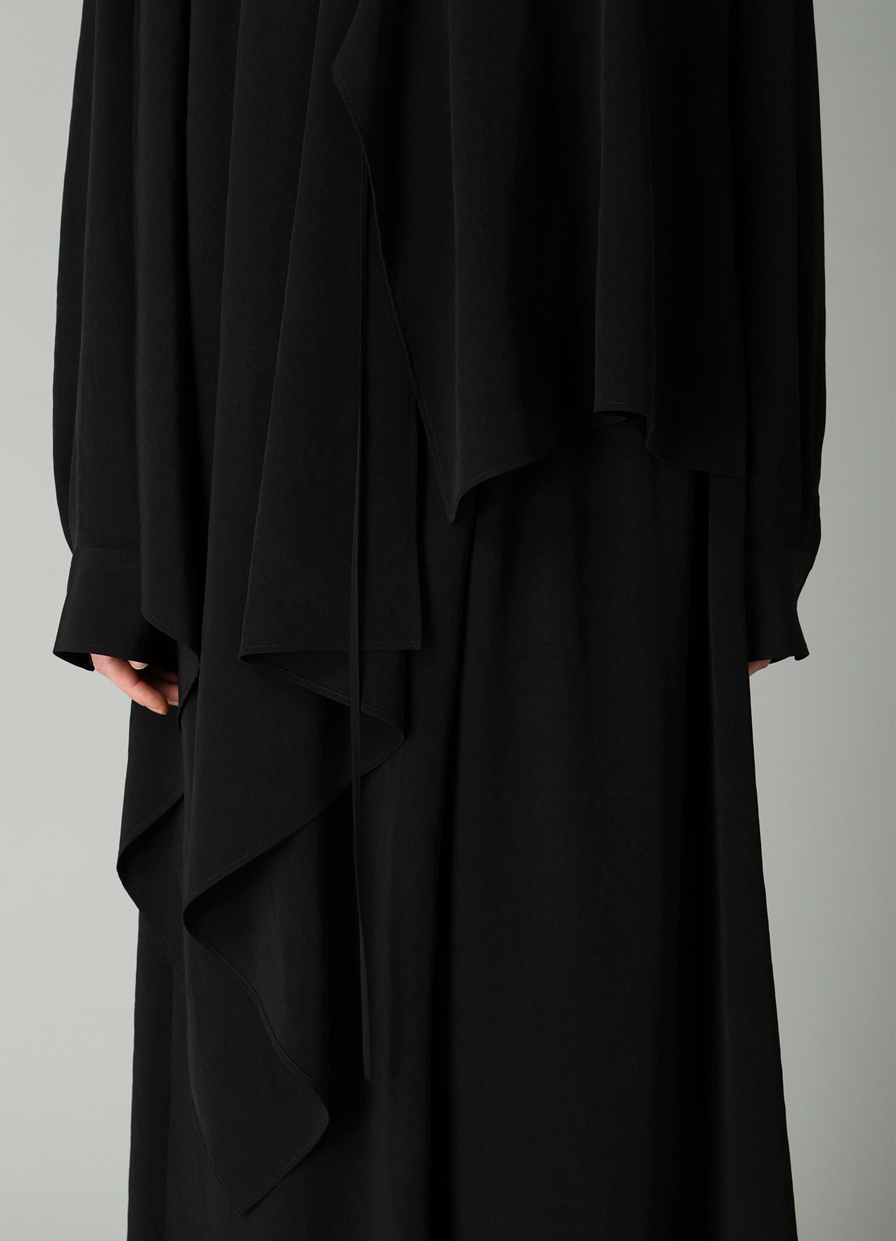 Ta/Pe CREPE DE CHINE R LONG ASYMMETRIC BLOUSE