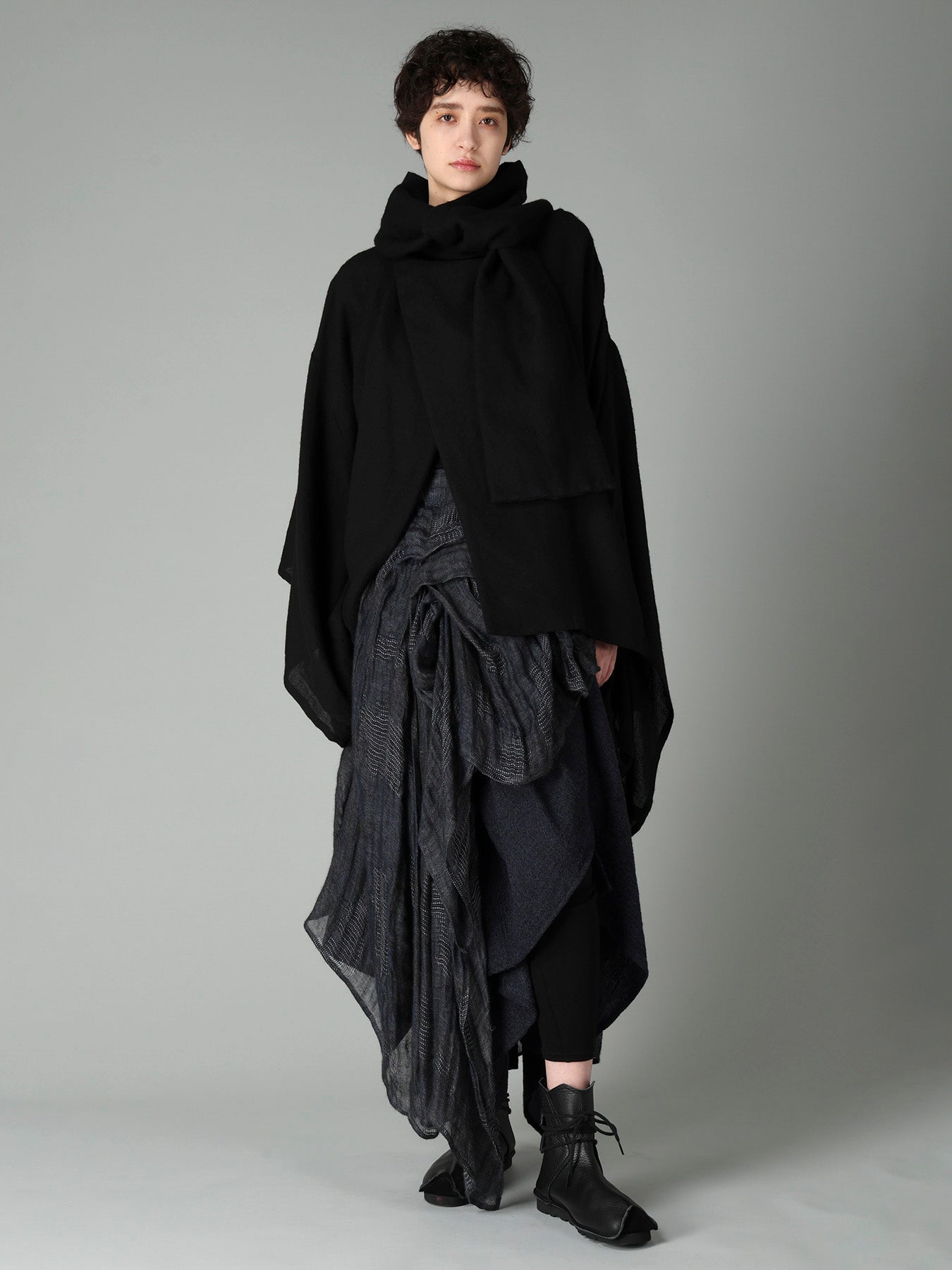 SOFT WOOL STOLE DETAIL COAT