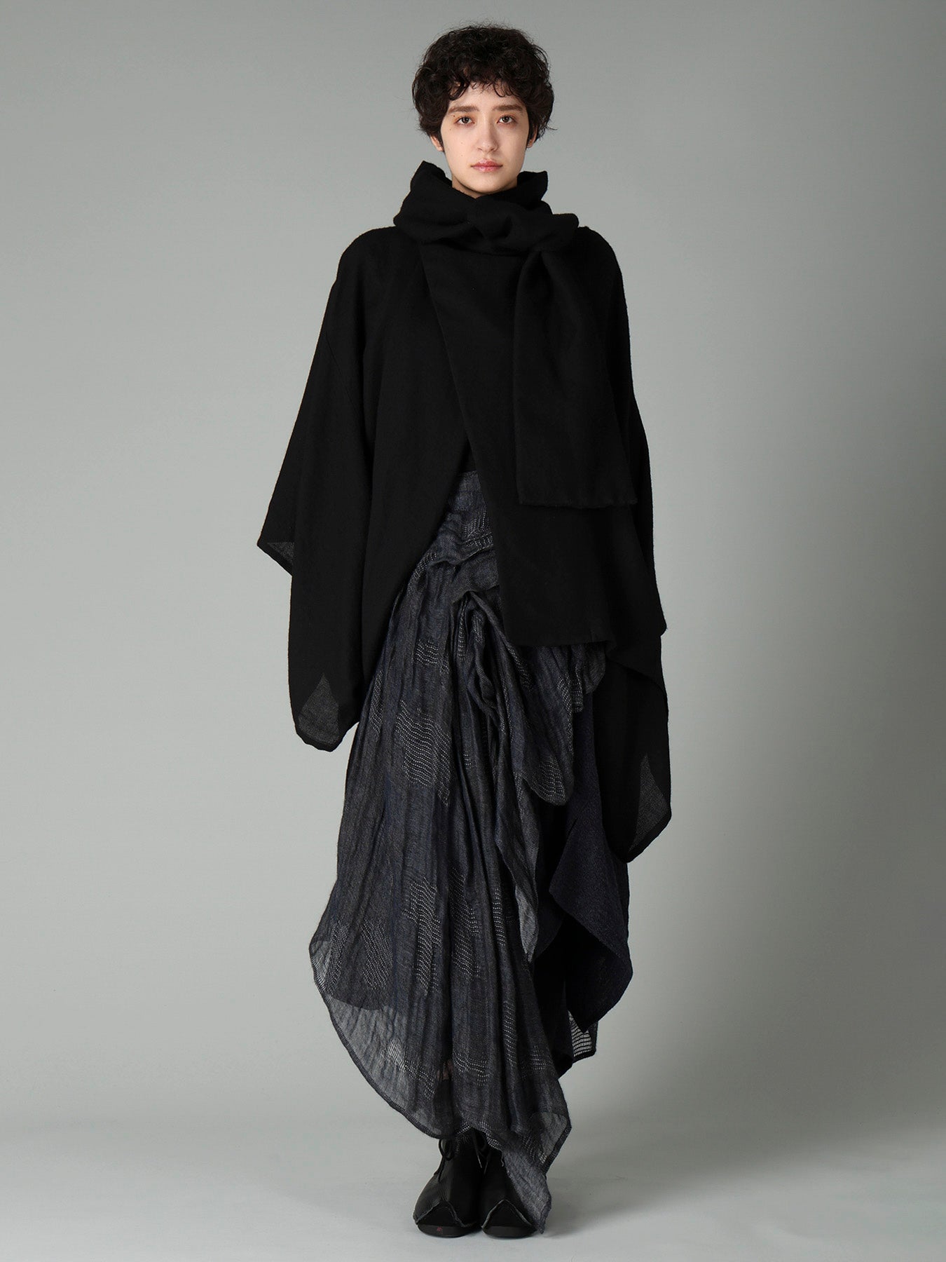 SOFT WOOL STOLE DETAIL COAT