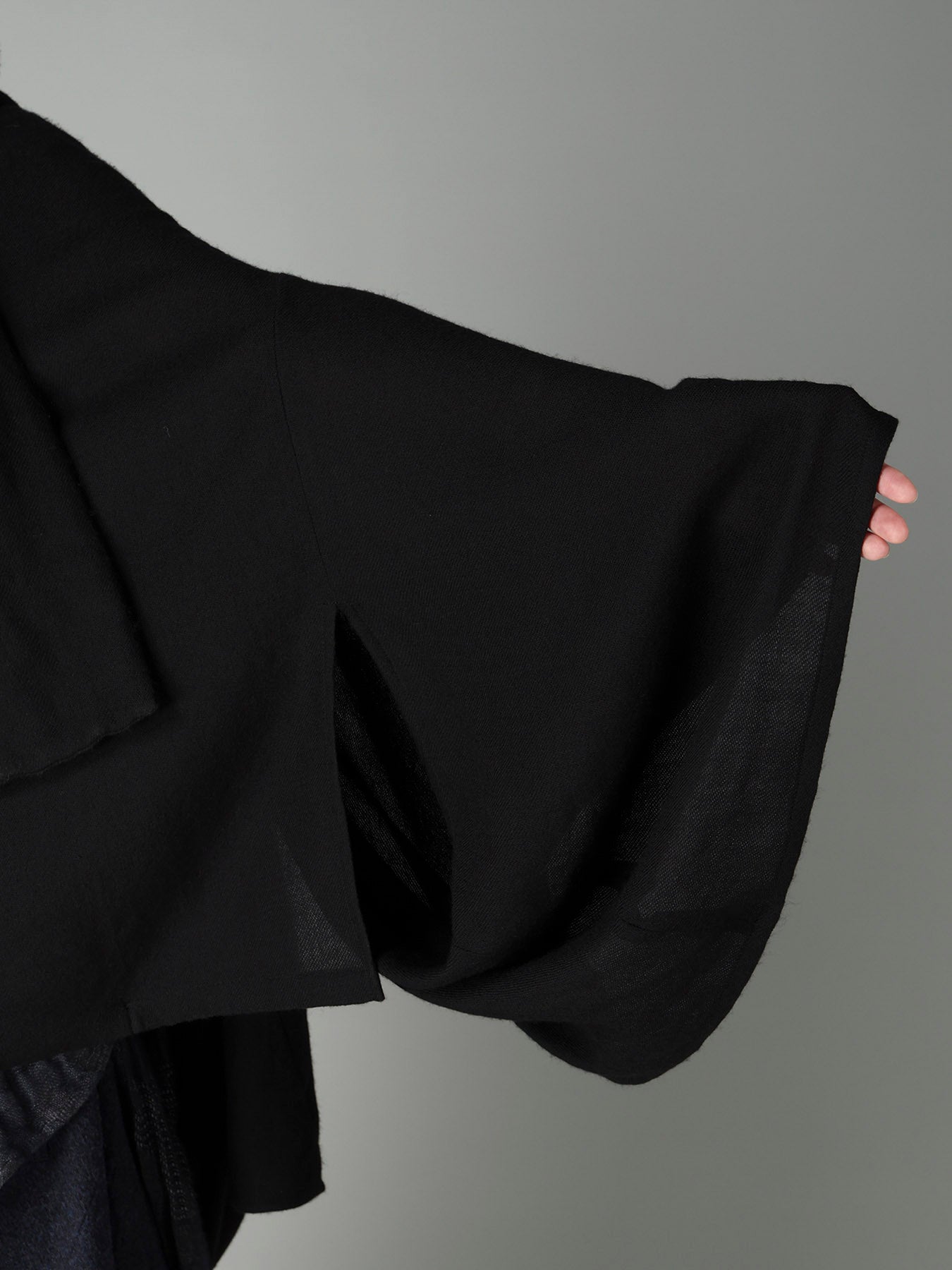 SOFT WOOL STOLE DETAIL COAT
