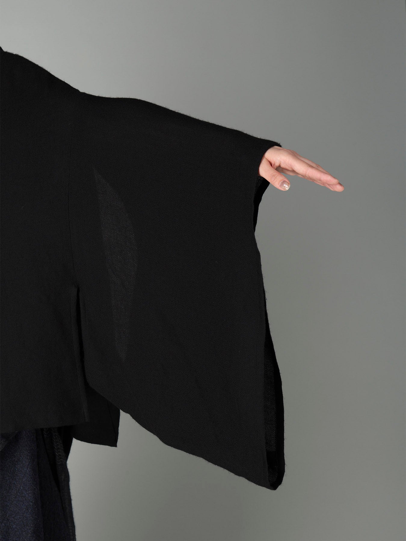 SOFT WOOL STOLE DETAIL COAT
