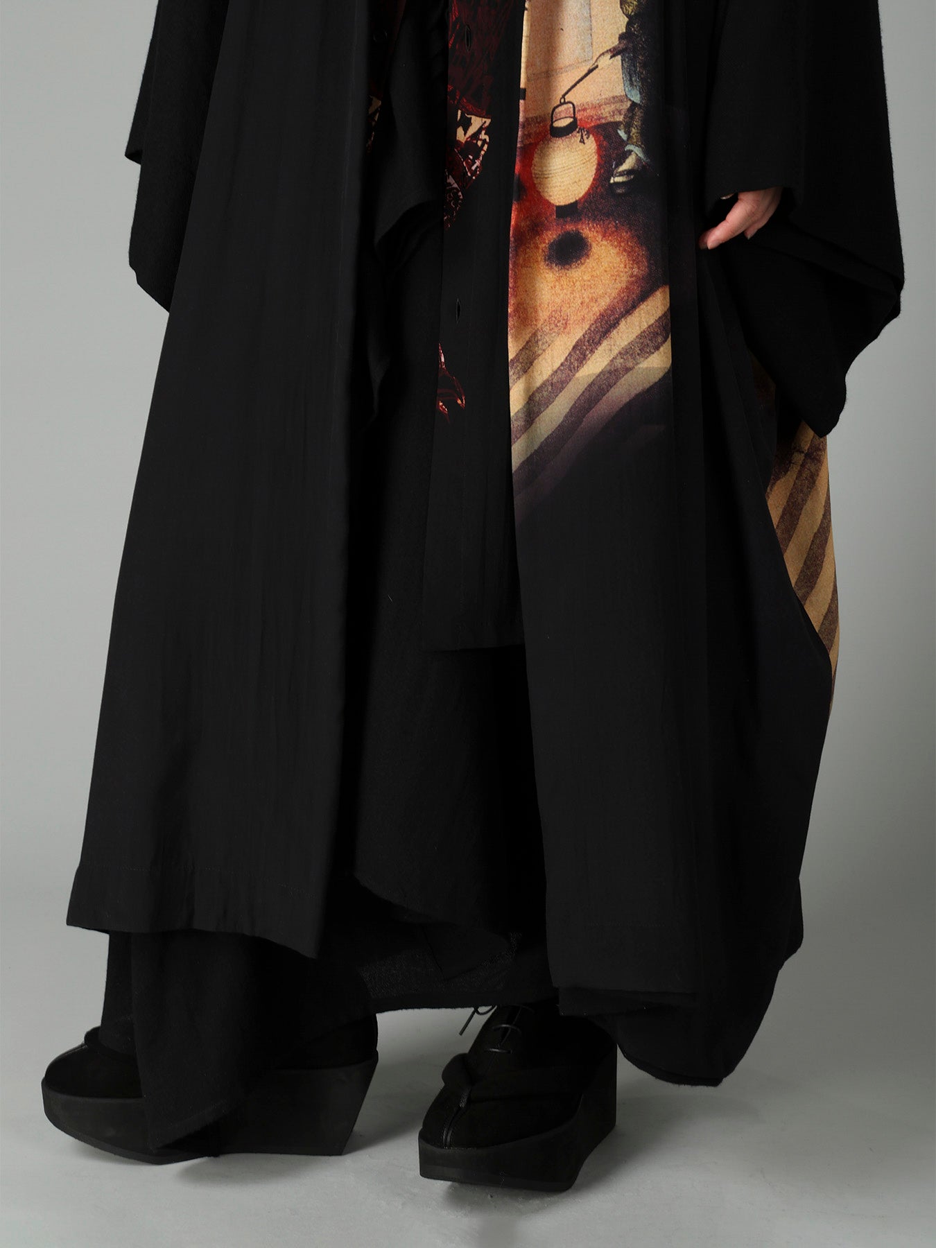 NIGHT SCENE IN YOSHIWARA PEAKED LAPEL CARDIGAN