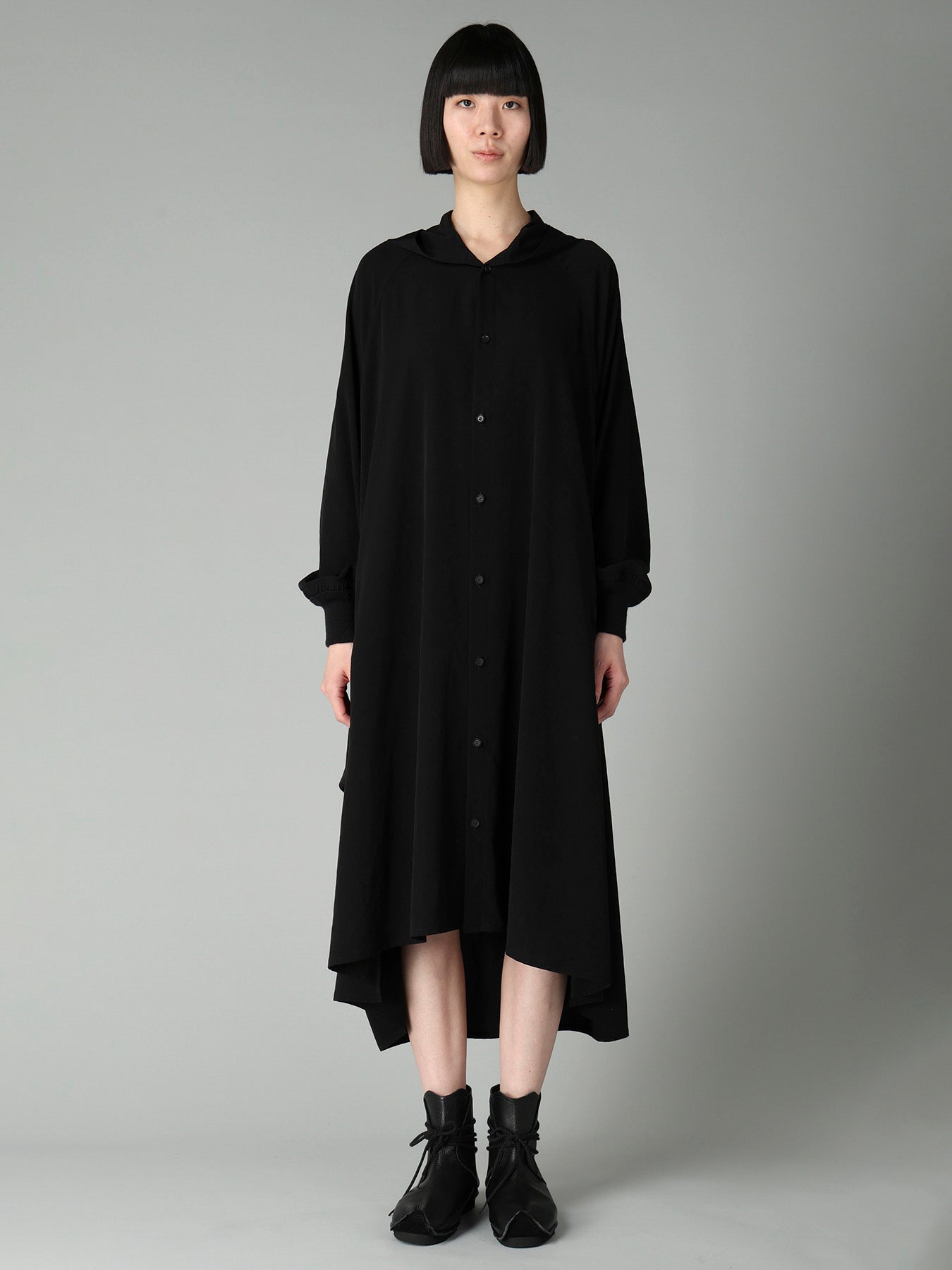 Ta/Pe CREPE DE CHINE HOODED RAGLAN SLV DRESS