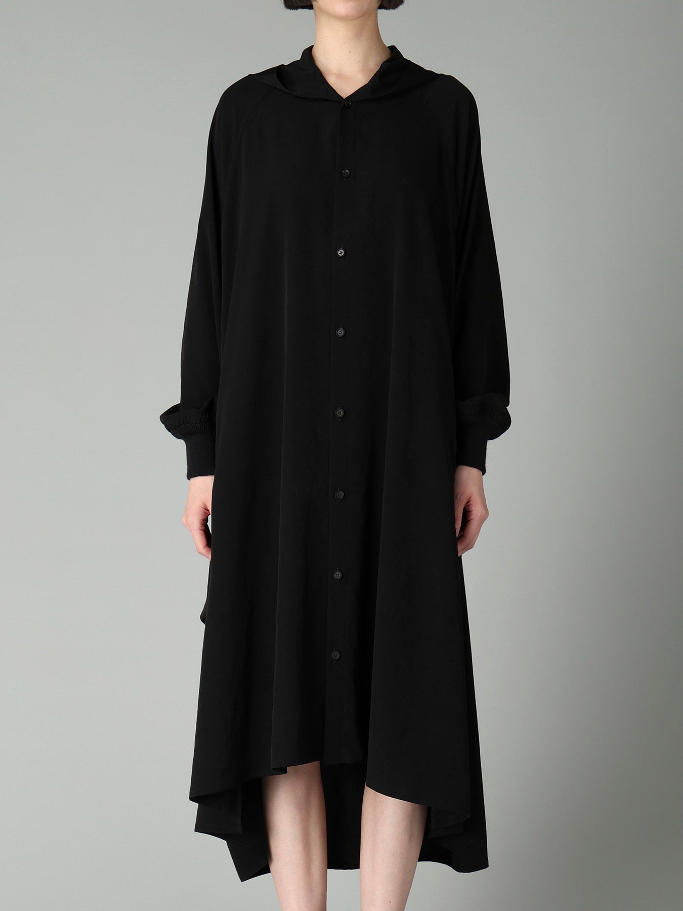 Ta/Pe CREPE DE CHINE HOODED RAGLAN SLV DRESS