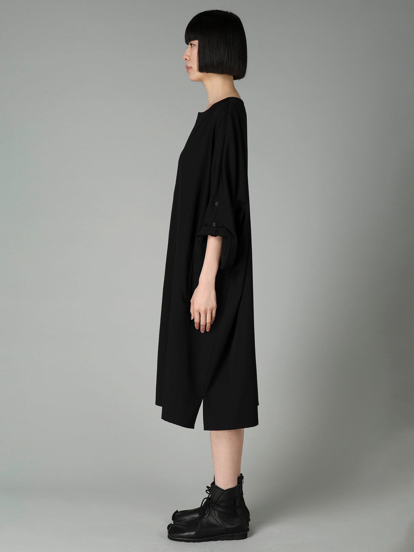 GABARDINE ROUND NECK DRESS