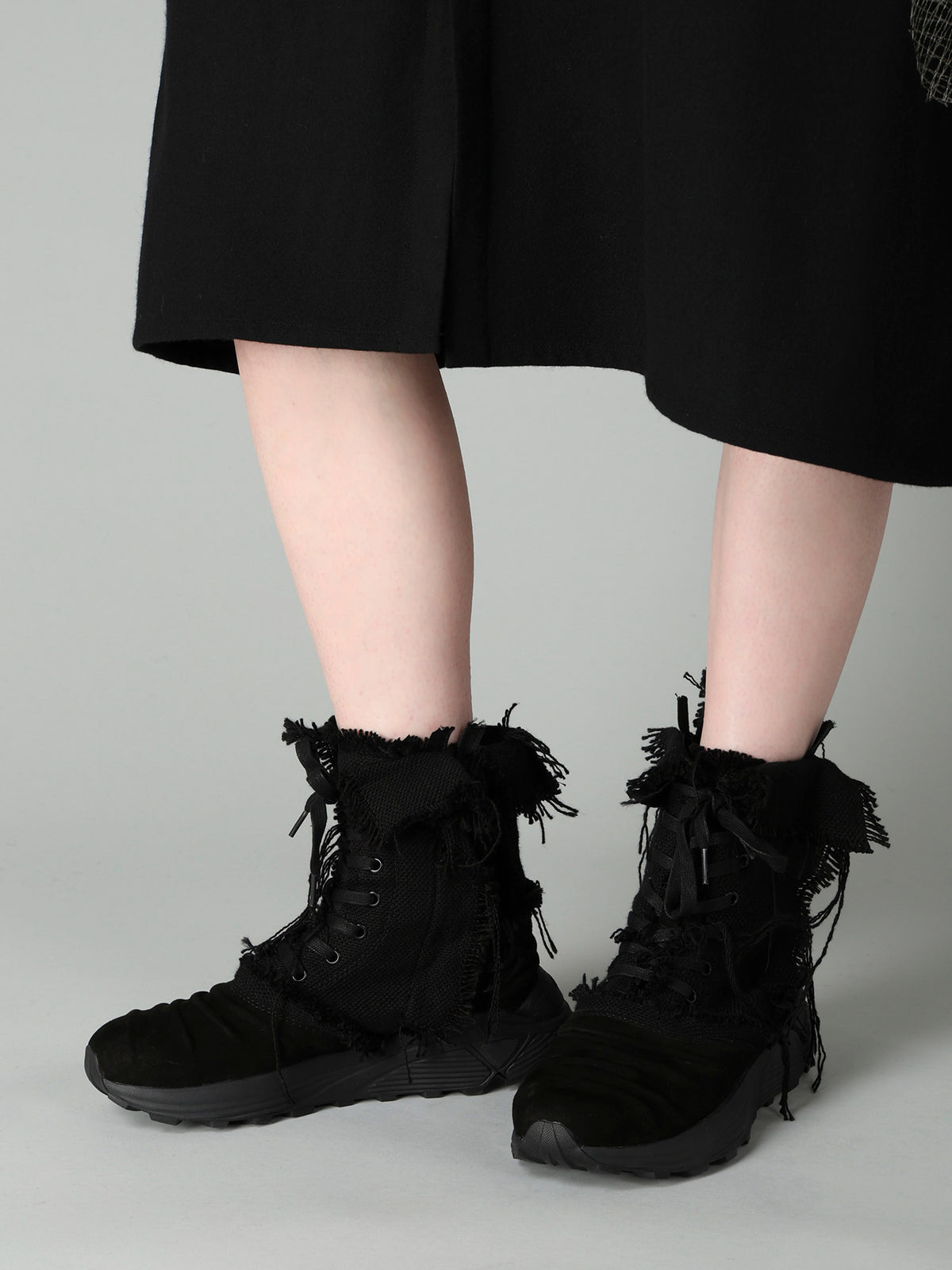 KAHDI/SHEEP SUEDE LACE-UP BOOTS