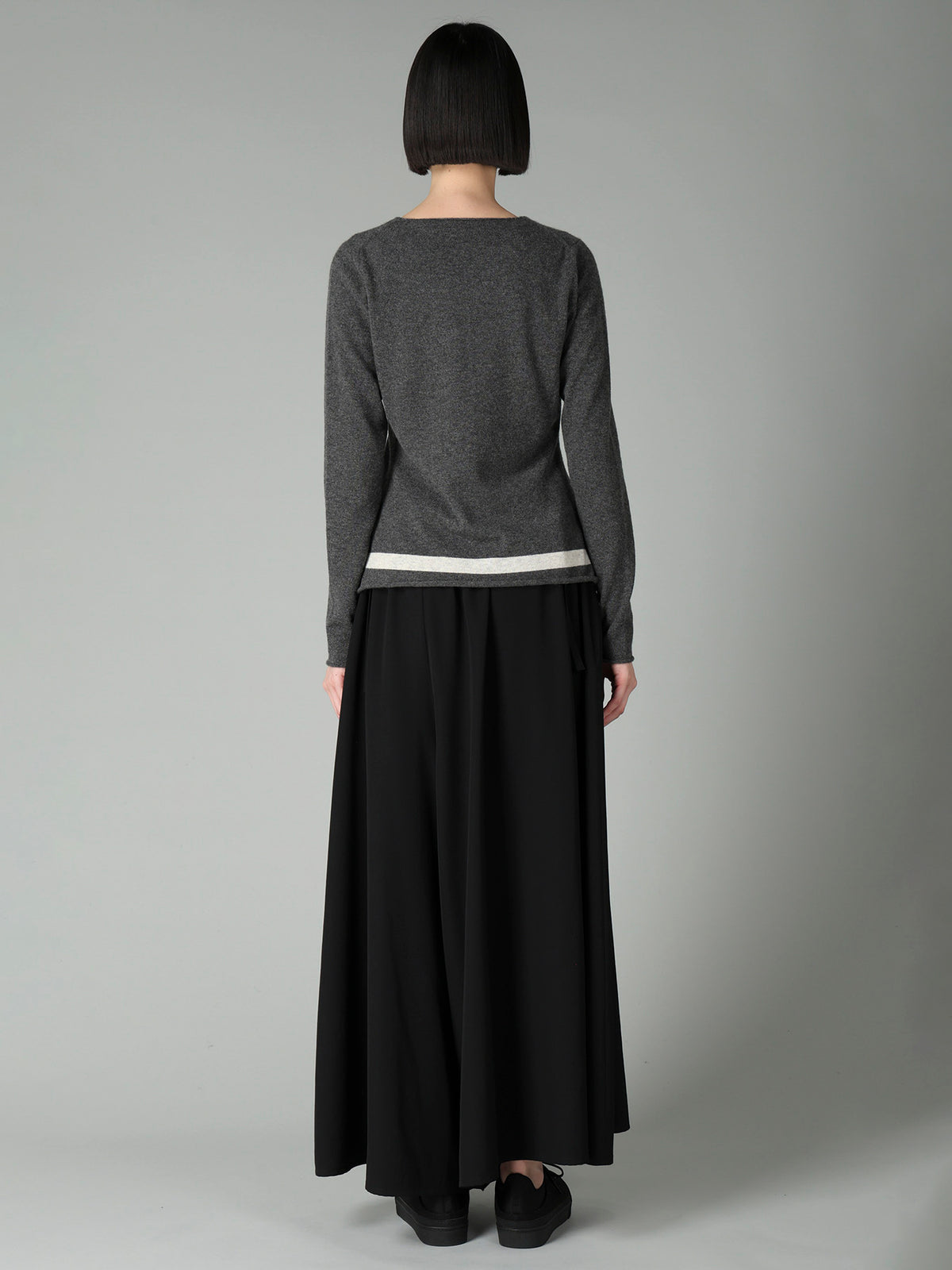 EMBROIDERY LINE YY SIGNATURE SWEATER