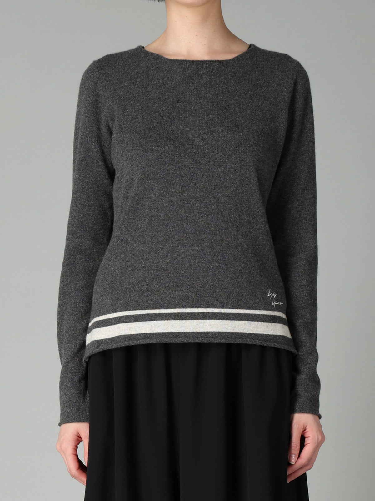 EMBROIDERY LINE YY SIGNATURE SWEATER