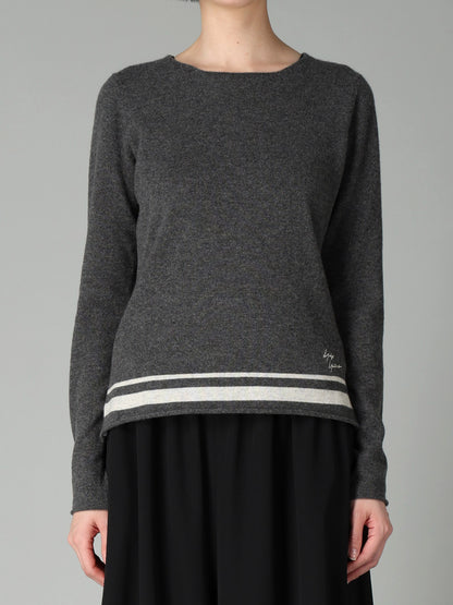 EMBROIDERY LINE YY SIGNATURE SWEATER