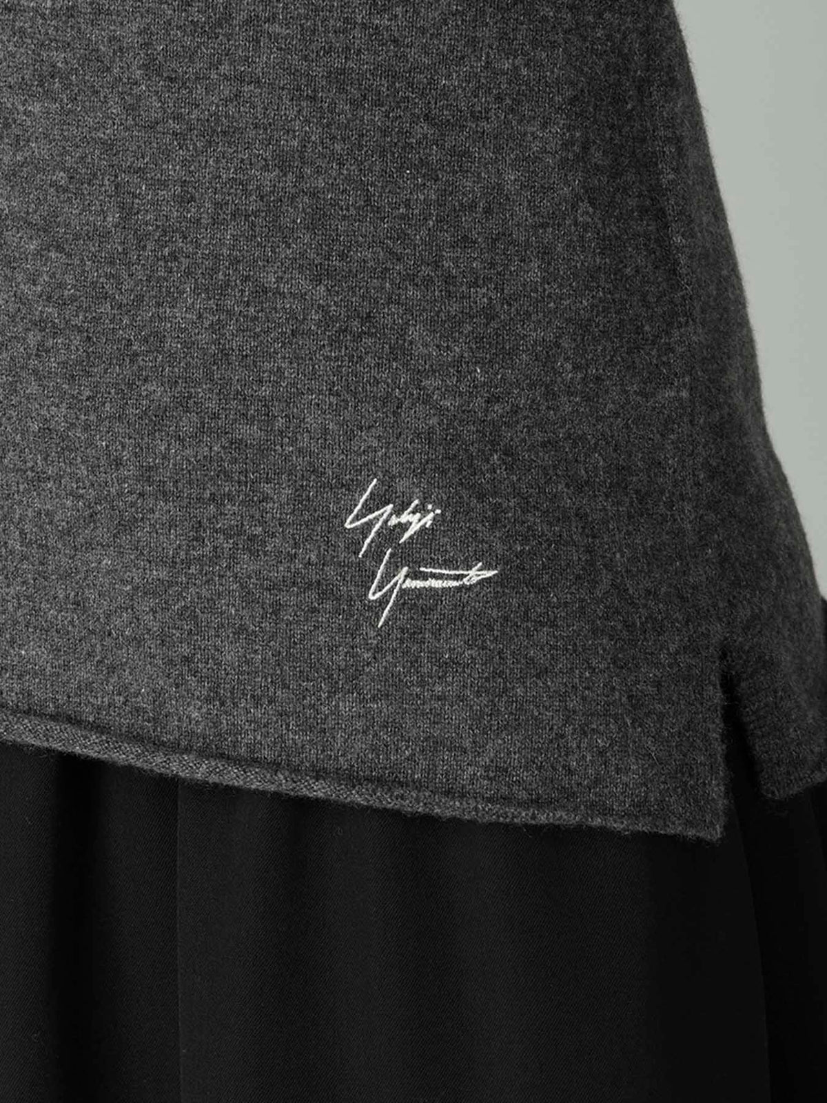 EMBROIDERY LINE YY SIGNATURE HIGHNECK PO
