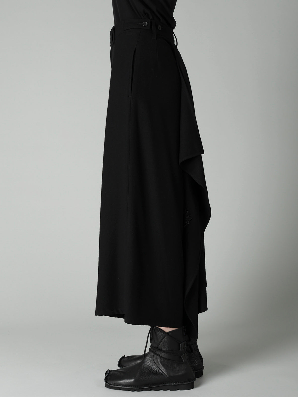 FLANNEL B DRAPED PANTS