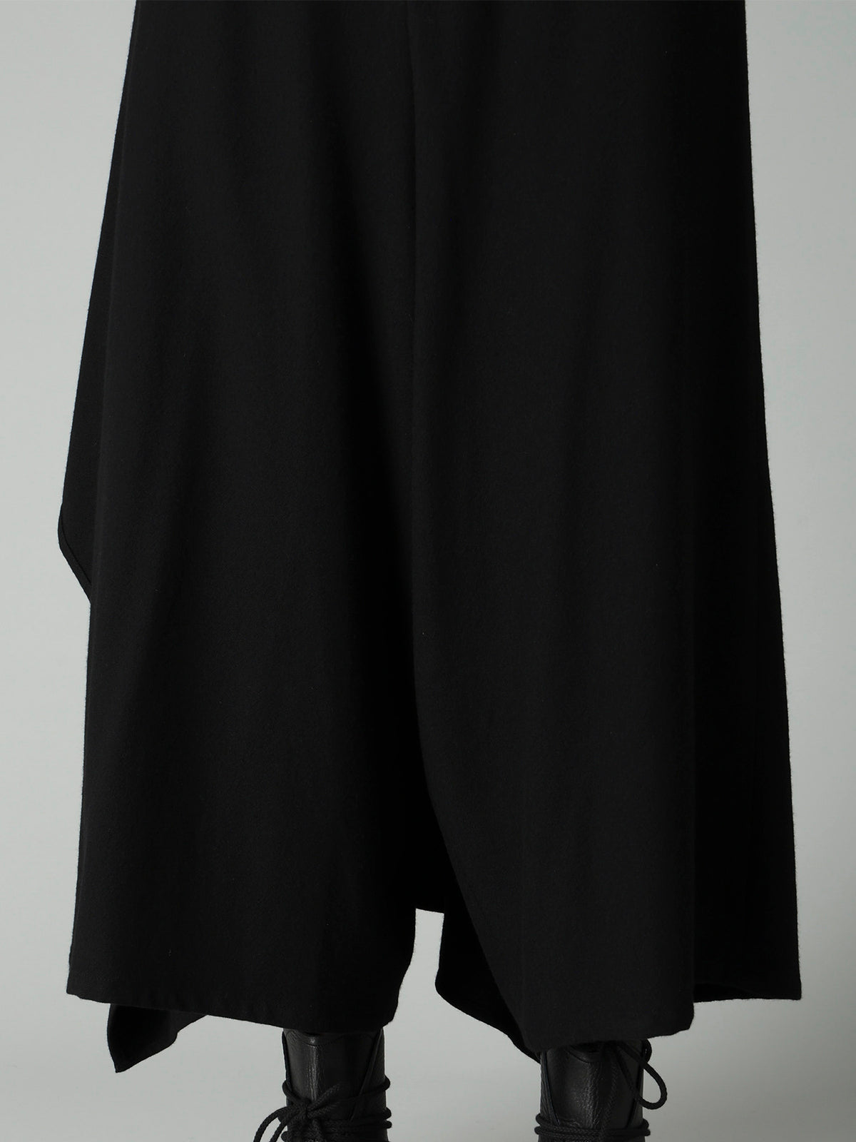 FLANNEL B DRAPED PANTS