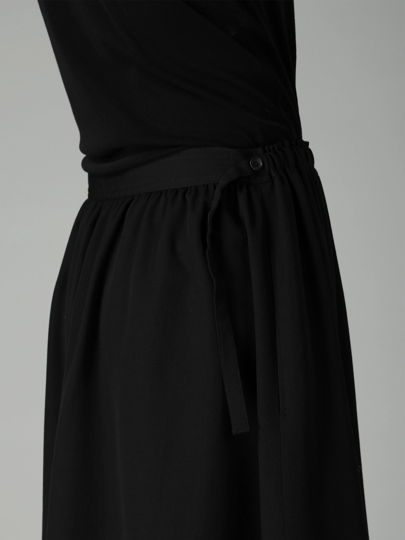 GABARDINE GATHERED SKIRT PANTS
