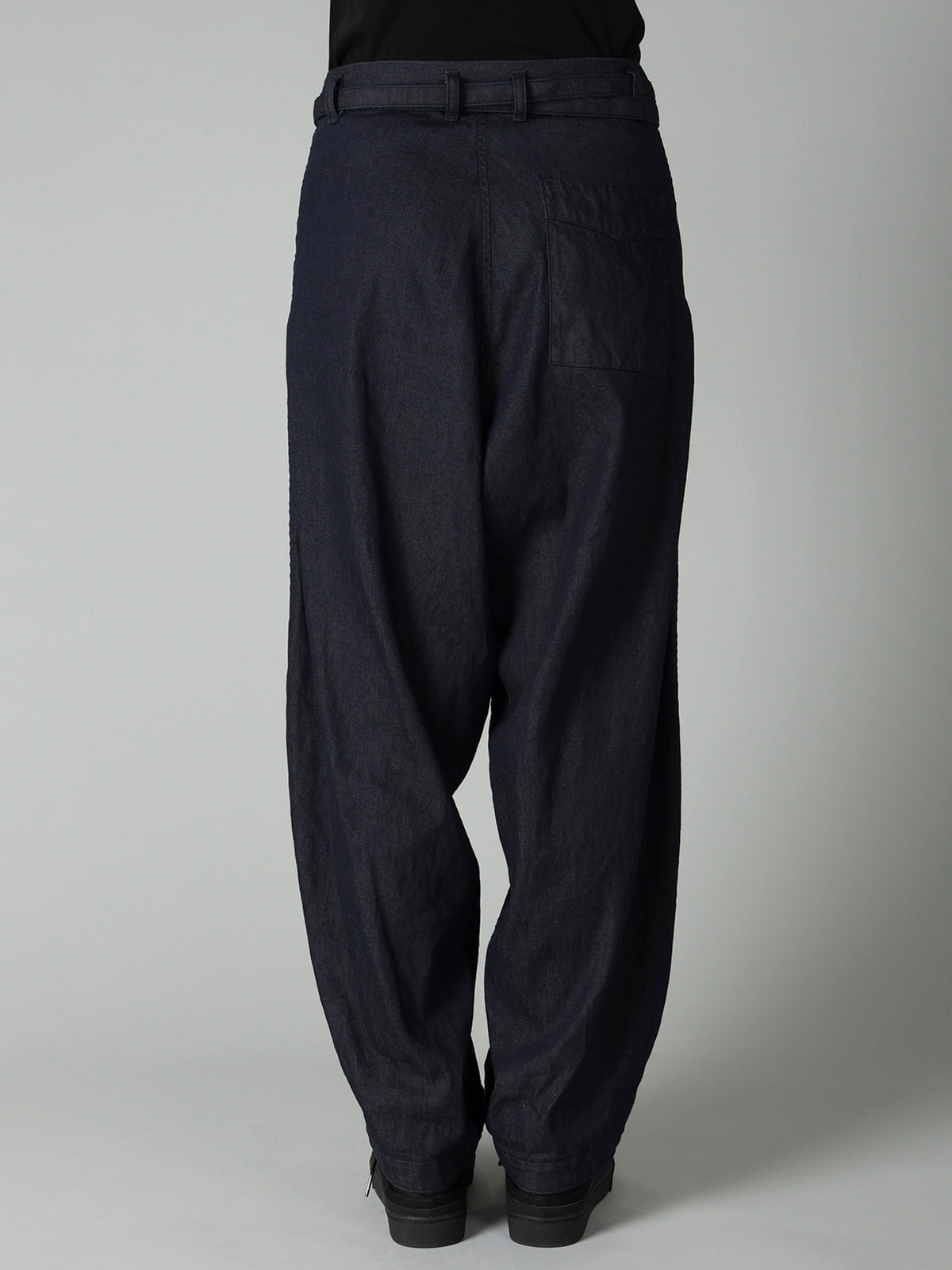 8OZ UNEVEN YARN DENIM B W BELT DETAIL PANTS