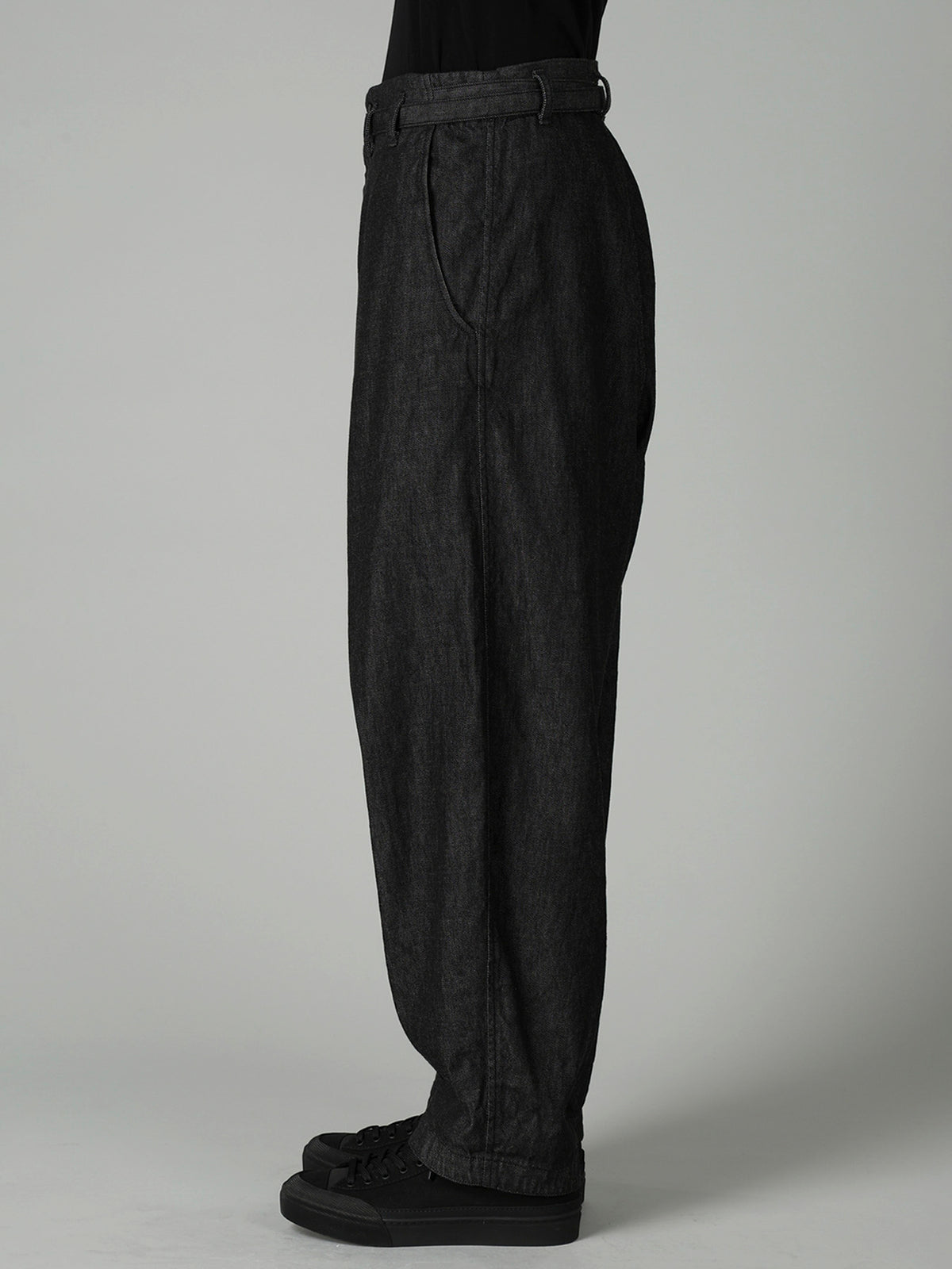 8OZ UNEVEN YARN DENIM B W BELT DETAIL PANTS