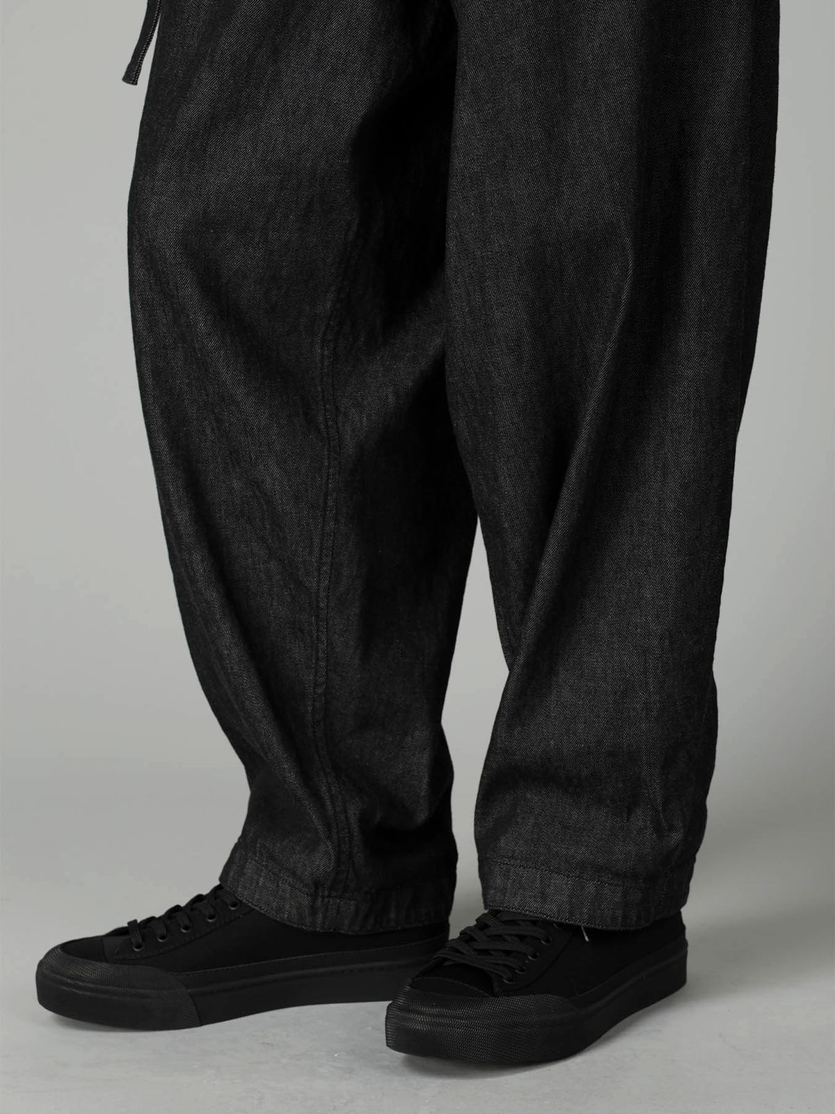 8OZ UNEVEN YARN DENIM B W BELT DETAIL PANTS