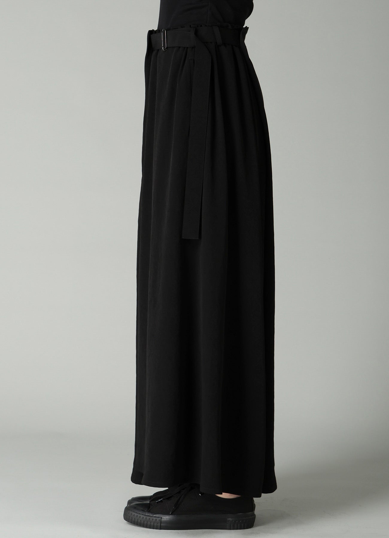 Ta/Pe CREPE DE CHINE R WRAP SKIRT PANTS B – THE SHOP YOHJI YAMAMOTO