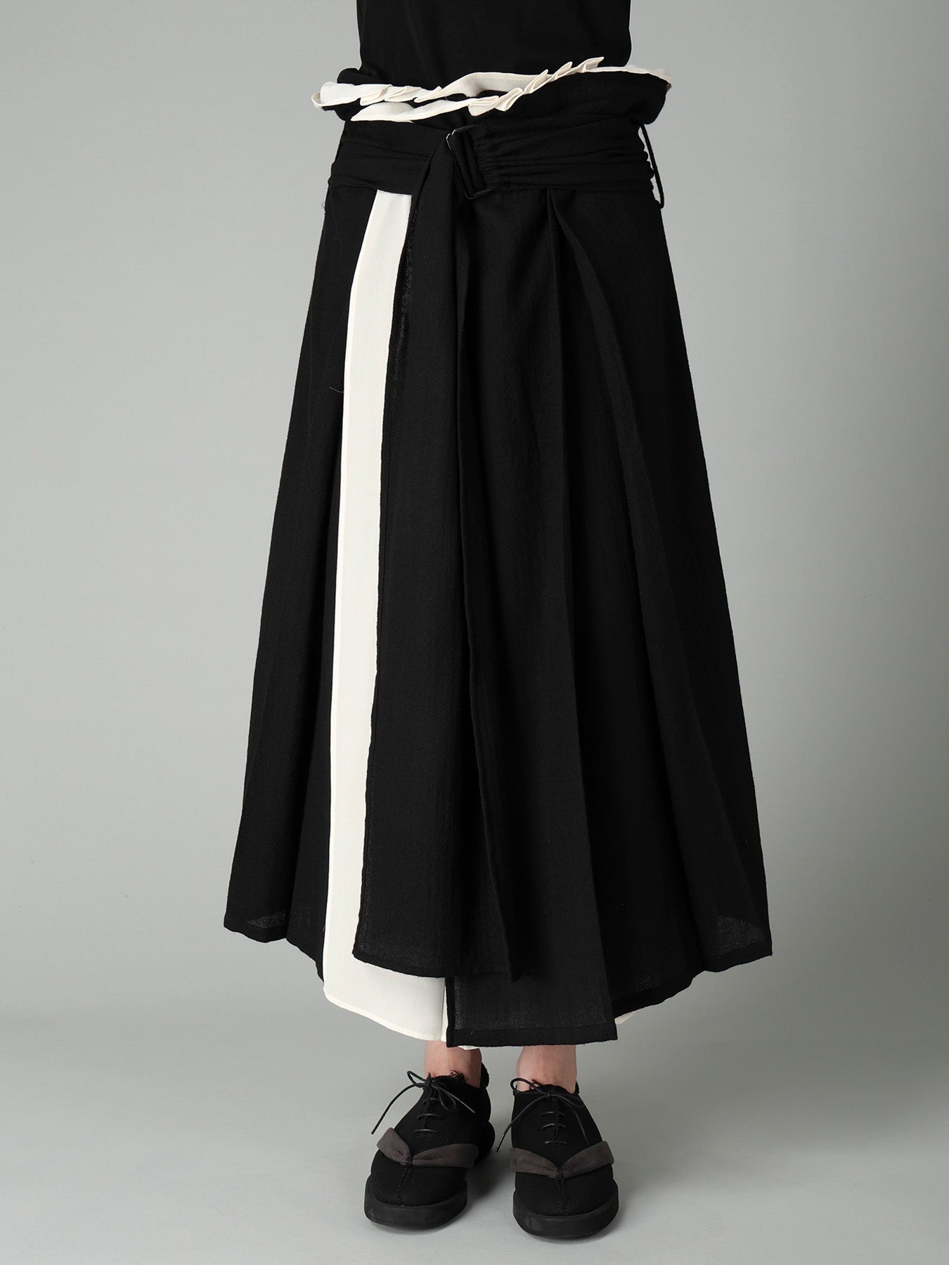 SOFT WOOL LAYERED PLEATES SKIRT