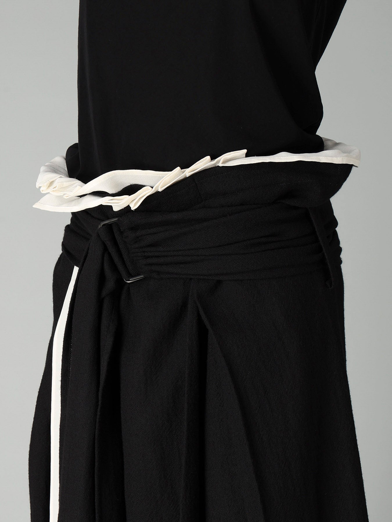 SOFT WOOL LAYERED PLEATES SKIRT