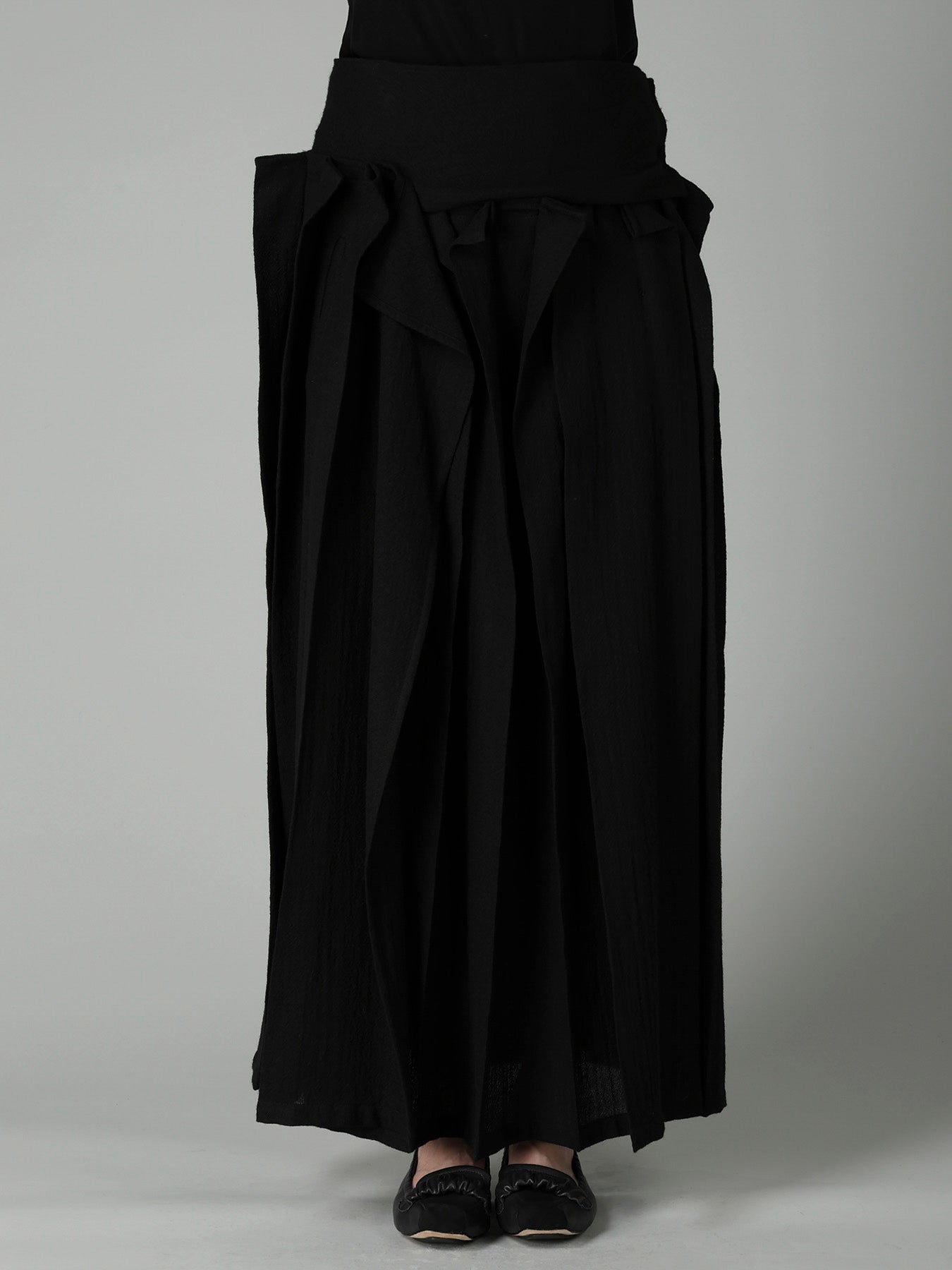 SOFT WOOL REVERSE TUCKED SKIRT