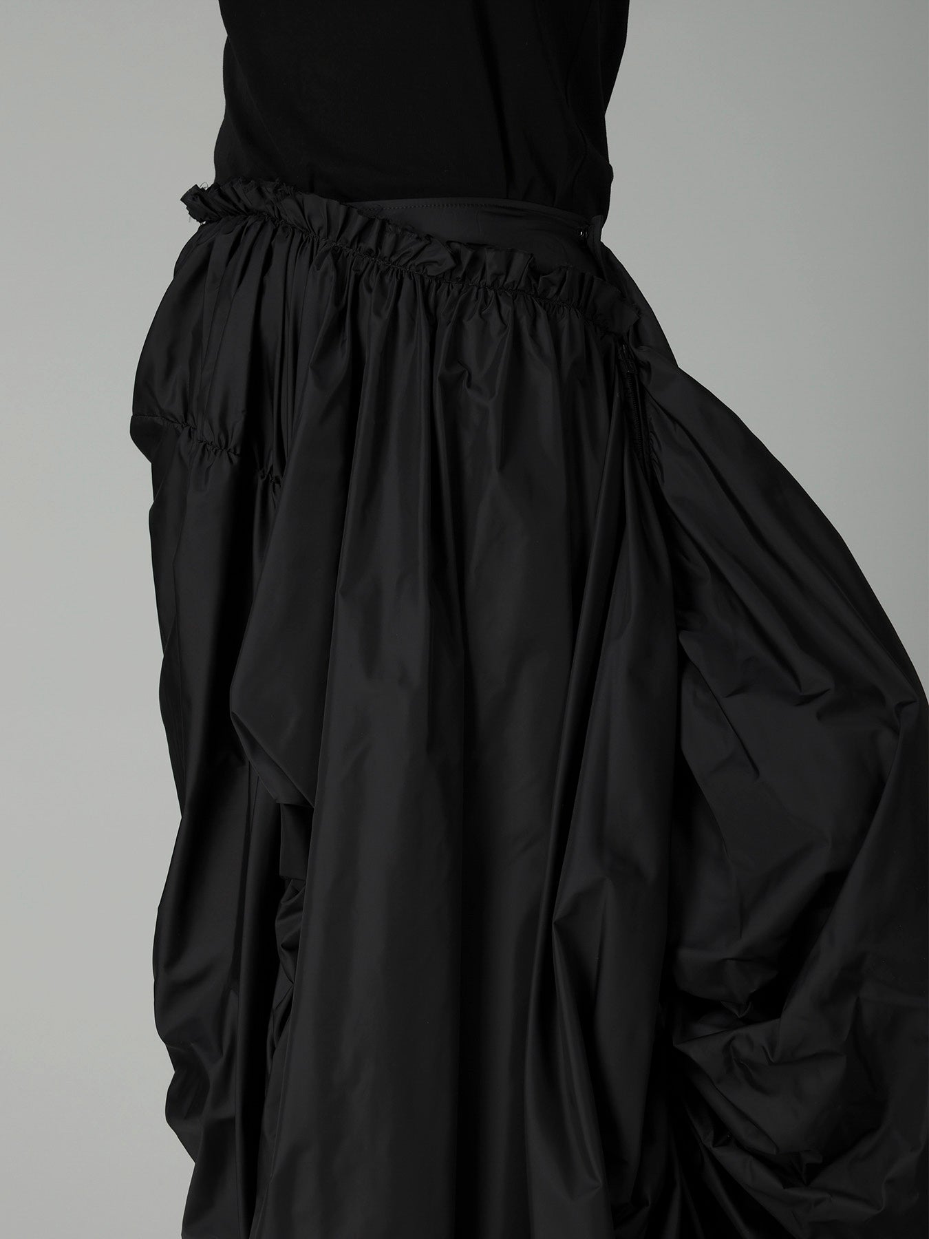 Ny TAFFETA PANELED GATHER SKIRT