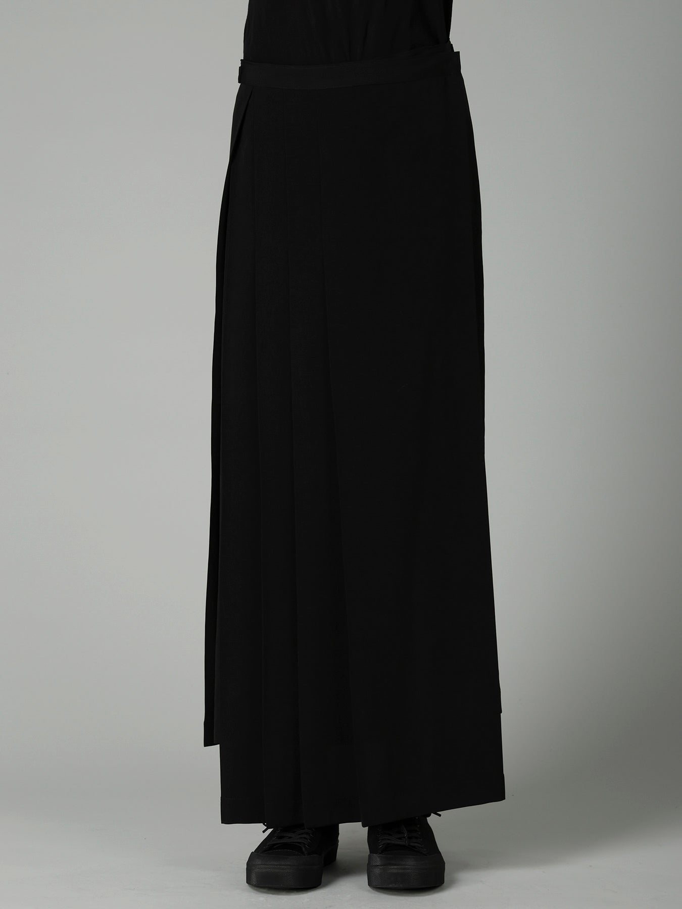 Ta/Pe CREPE DE CHINE R PLEATS WRAP SKIRT