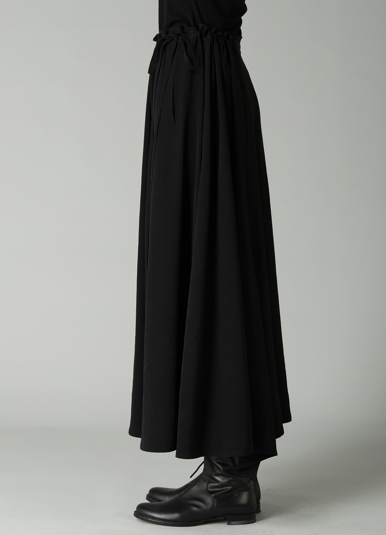 Ta/Pe CREPE DE CHINE L GATHERED FLARE PANTS – THE SHOP YOHJI YAMAMOTO