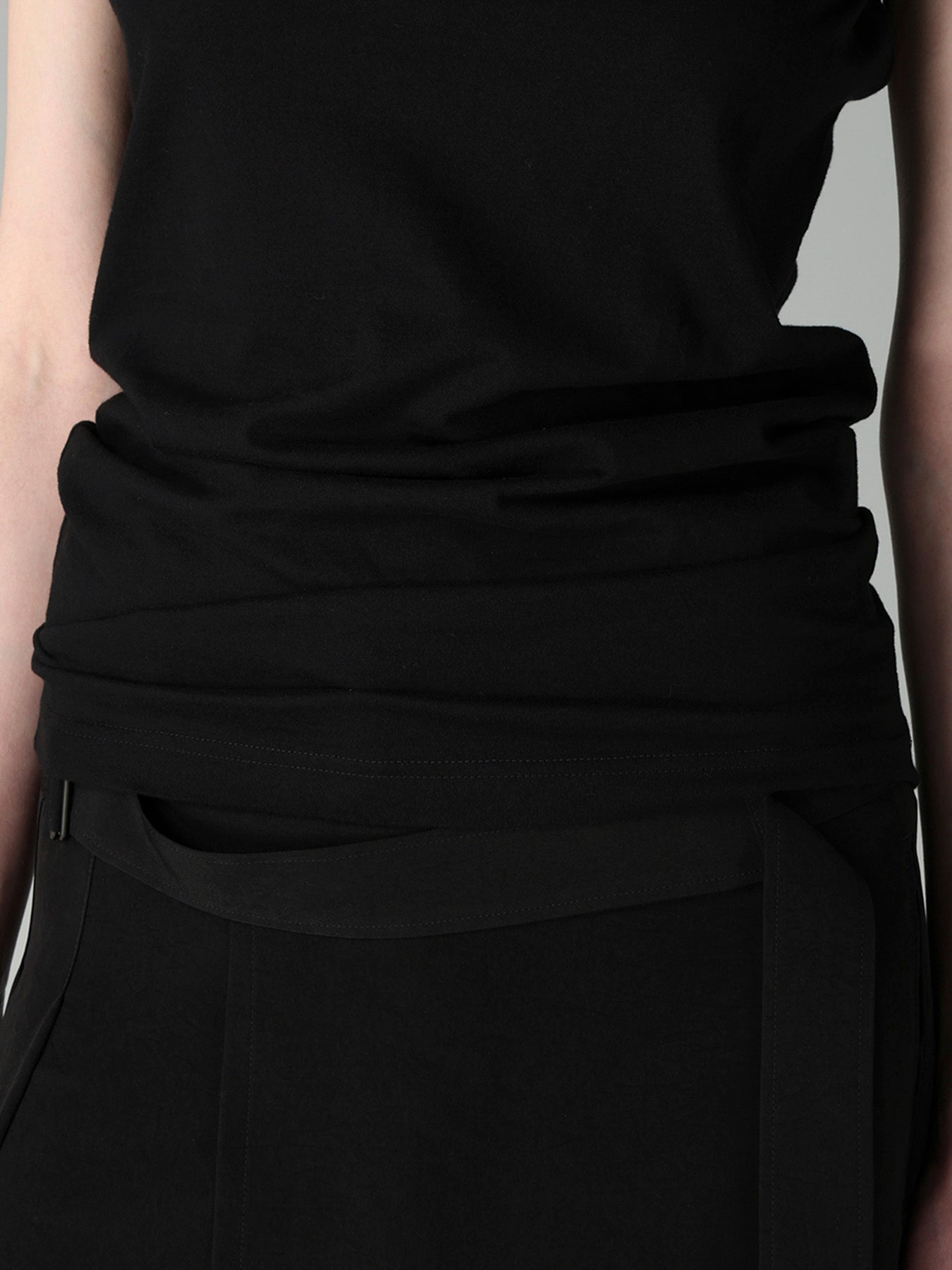 30/-COTTON SINGLE JERSEY OFF-SHOULDER TOP