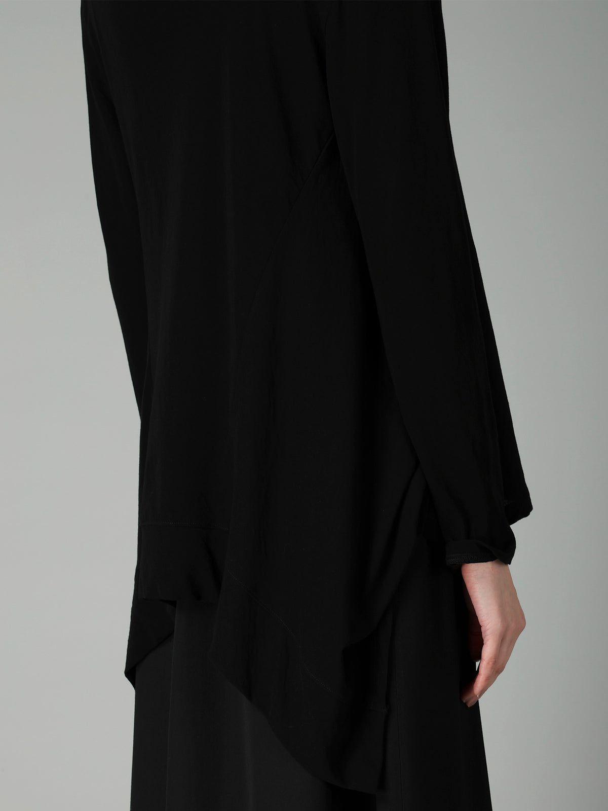 HIGH TWISTED SINGLE JERSEY SHOULDER GUSSET CARDIGAN