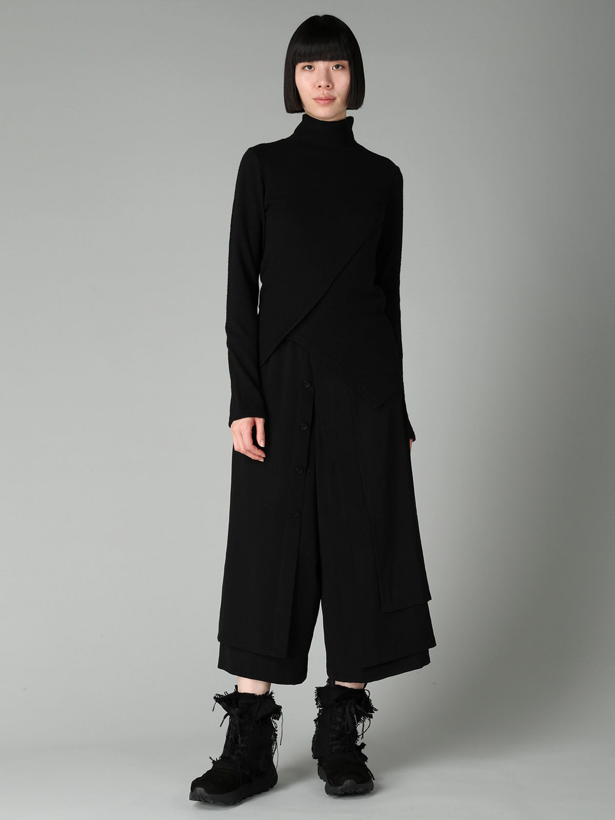 AIRY SPUN LIGHT MILLED CROSS HIGH NECK T