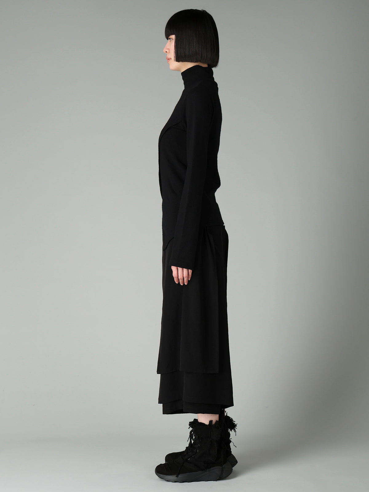 AIRY SPUN LIGHT MILLED CROSS HIGH NECK T