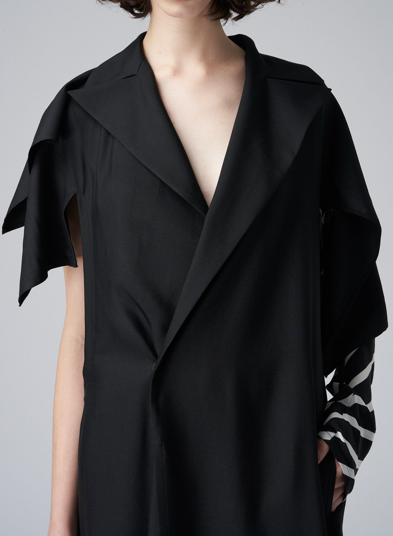 <411/1>+<412/1> SIDE OPEN DRAPED COAT