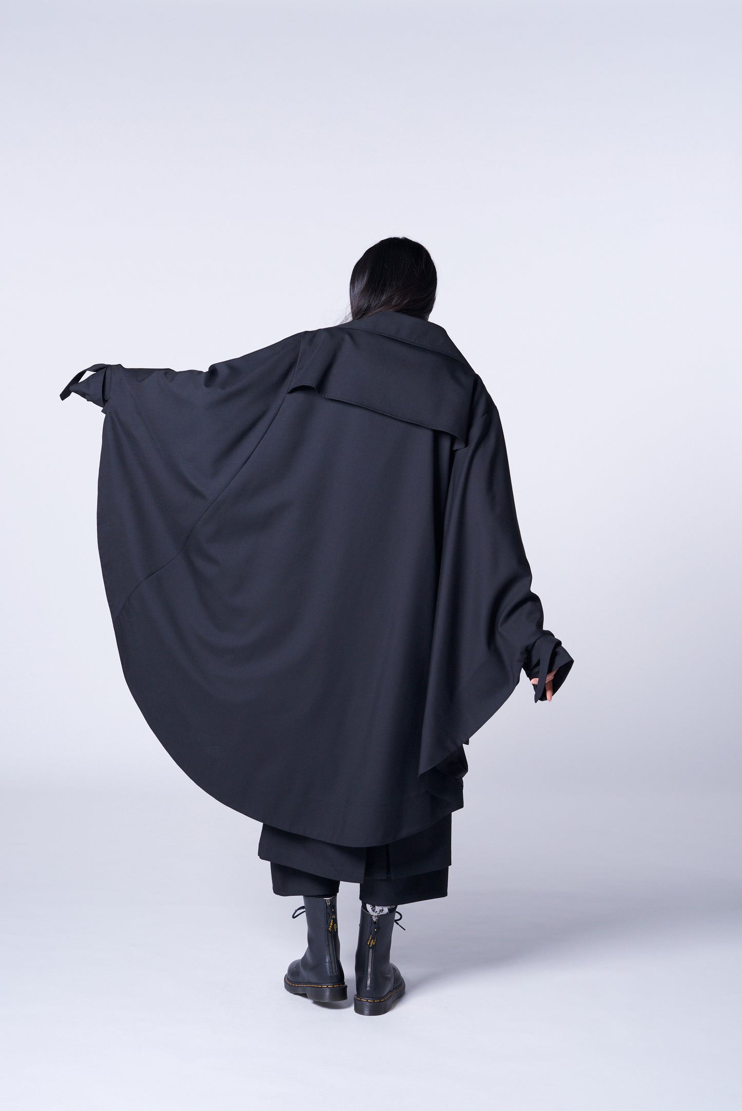 WOOL/POLYESTER GABARDINE JUMBO CAPE CLOAK