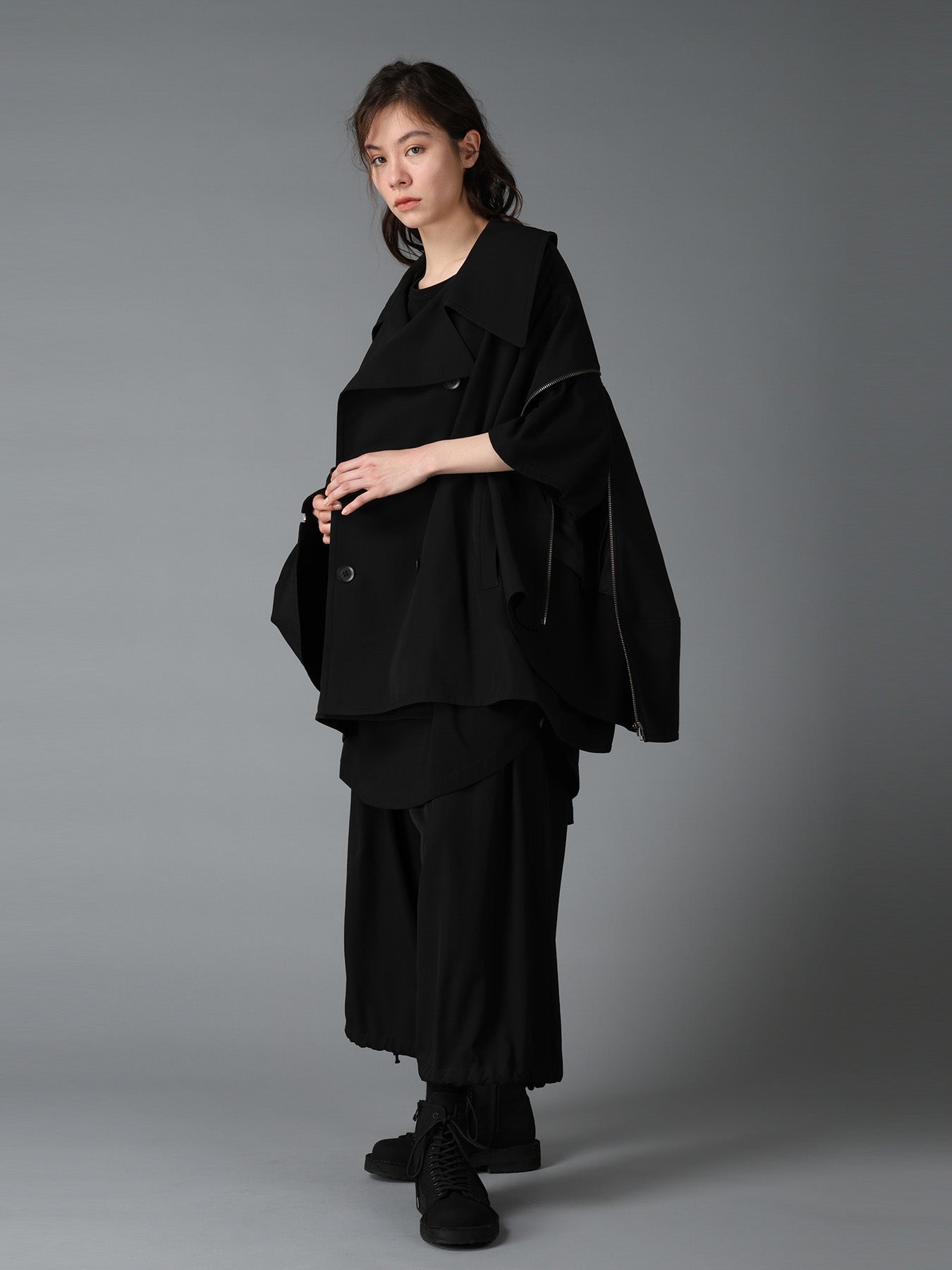 WOOL GABARDINE SHORT LENGTH BIG SLEEVE DOUBLE COAT