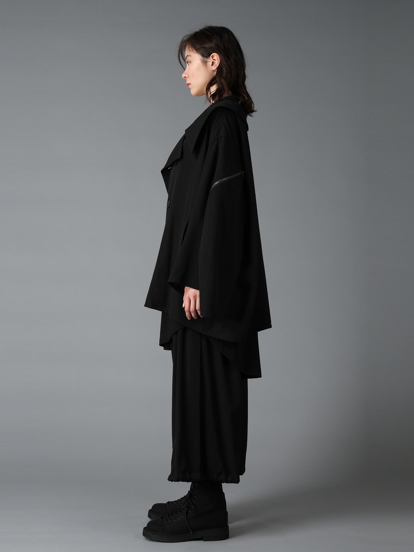 WOOL GABARDINE SHORT LENGTH BIG SLEEVE DOUBLE COAT