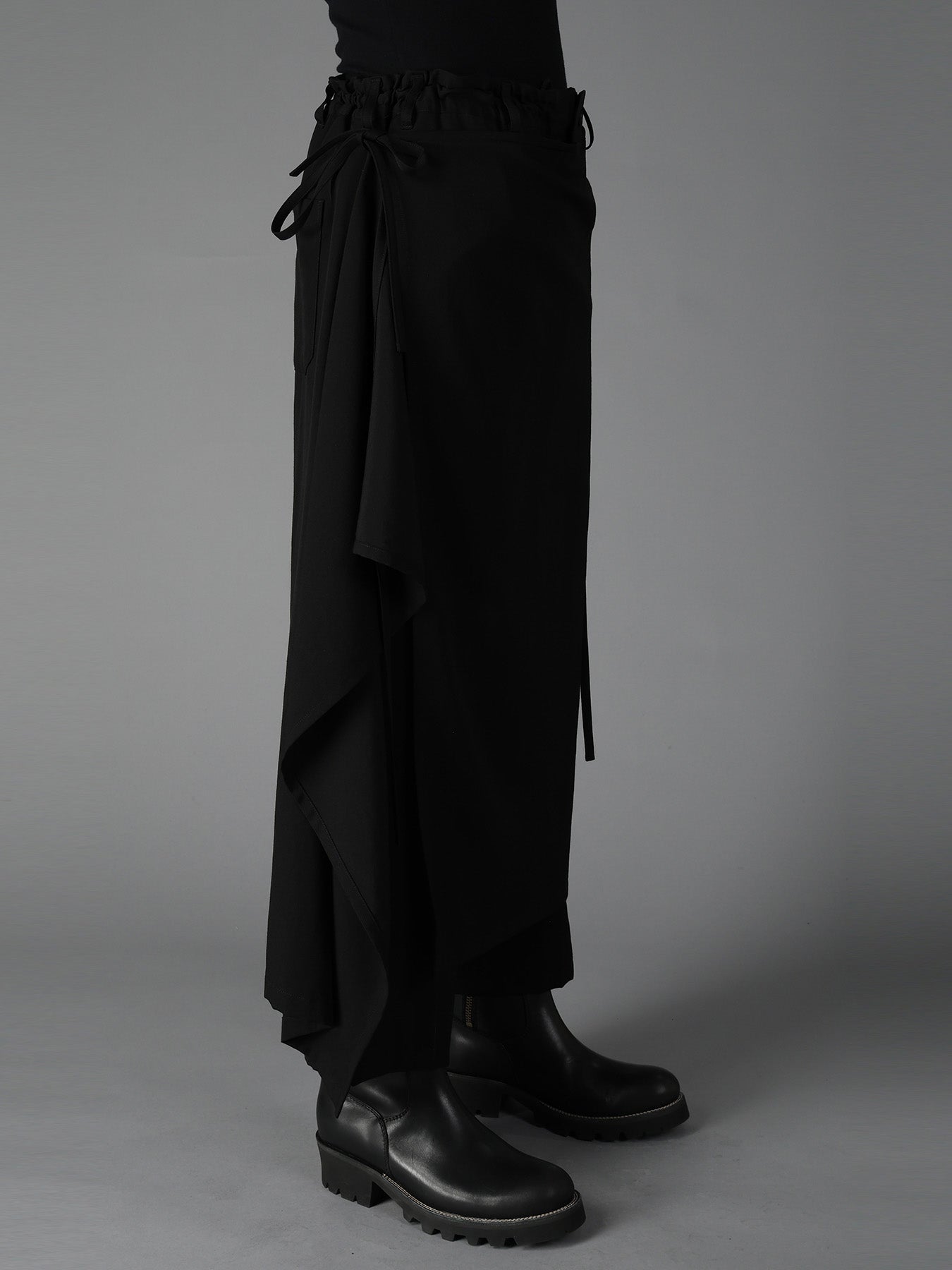WOOL GABARDINE BOUND SKIRT PANTS
