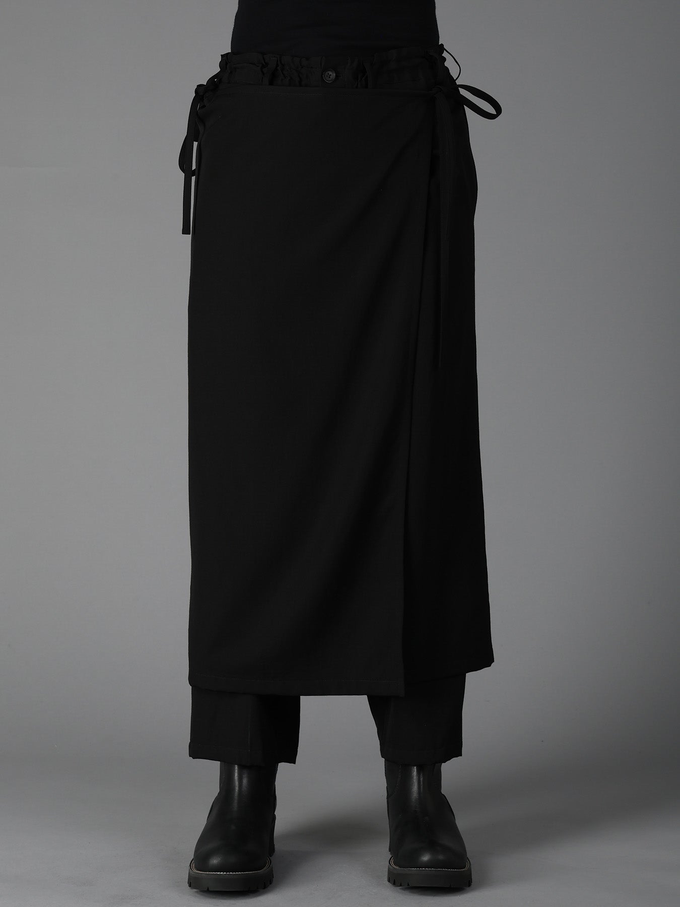 WOOL GABARDINE BOUND SKIRT PANTS