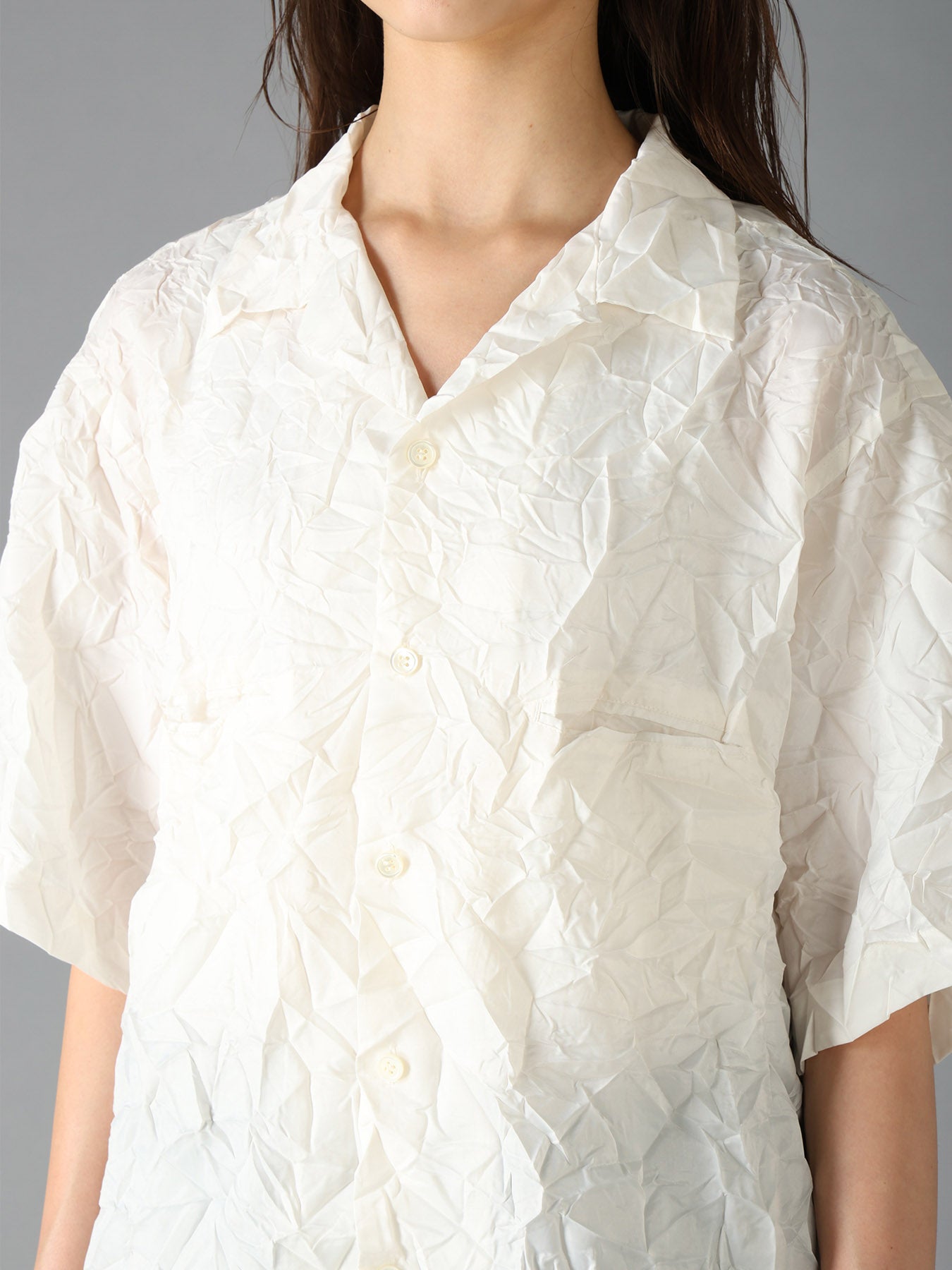 POLYESTER TAFFETA SIDE-GATHER OPEN-COLLAR SHIRT