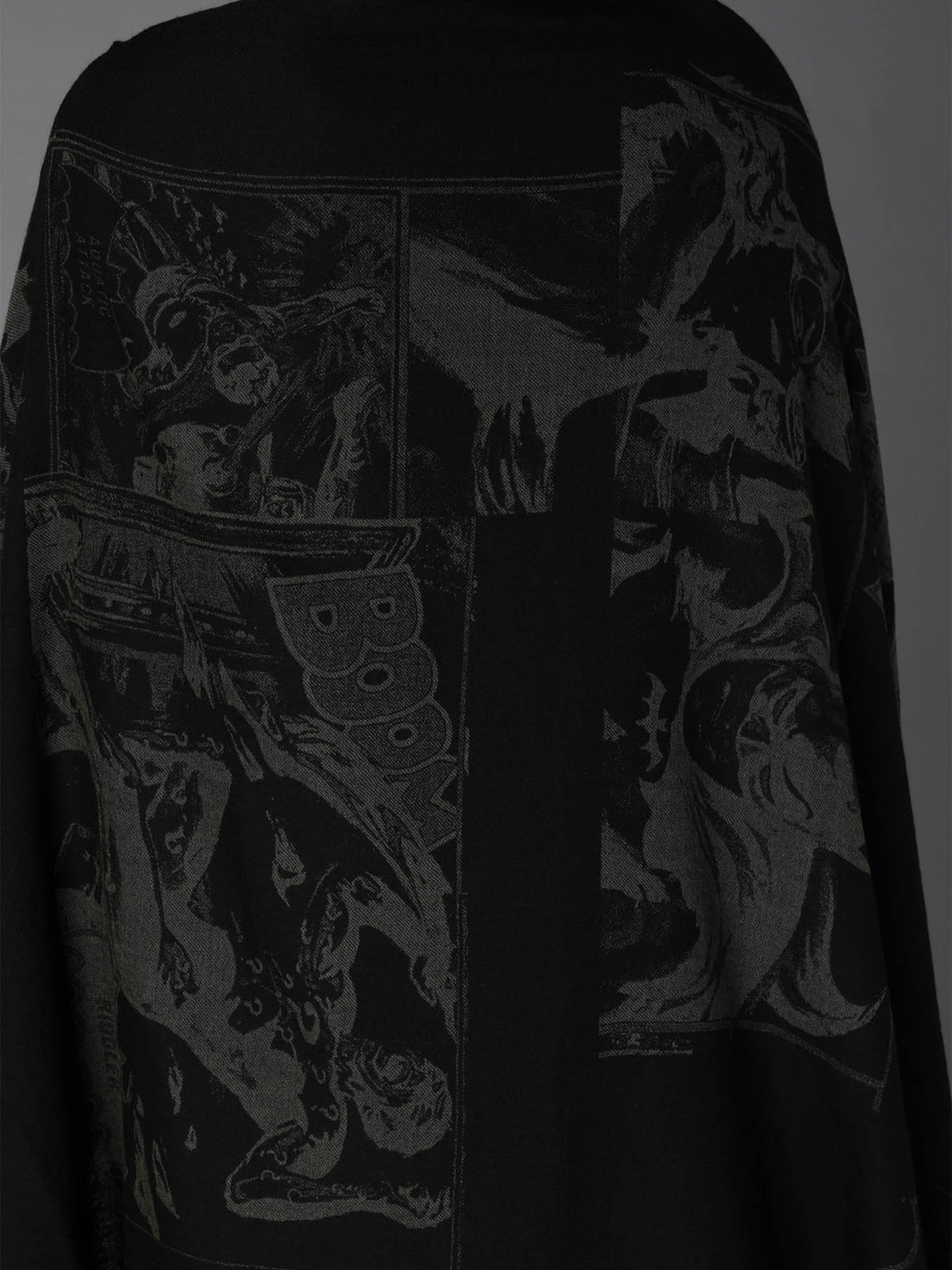 DC SUPER-VILLAINS COLLAGE PRINT WOOL STOLE
