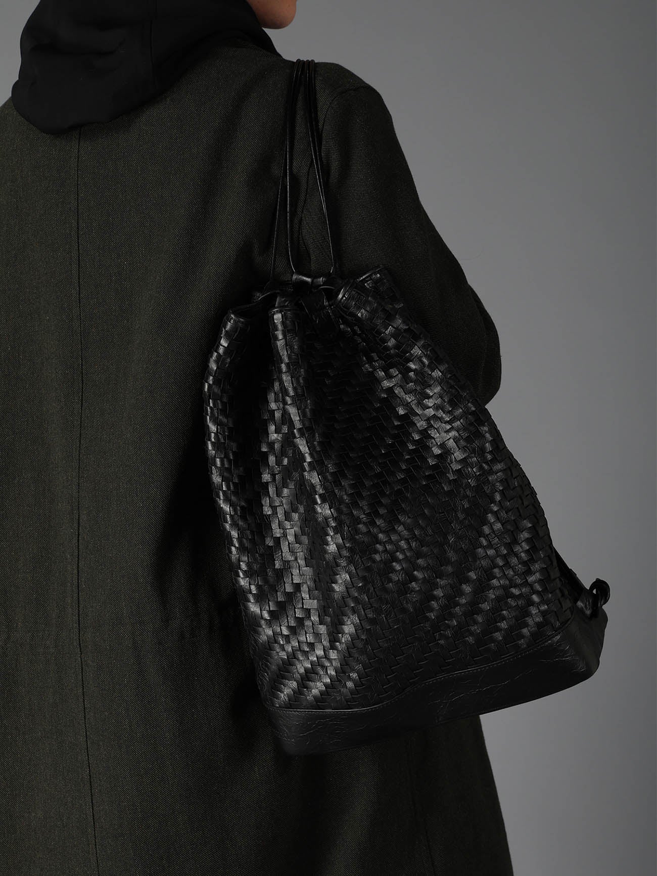 COW LEATHER WOVEN BAG