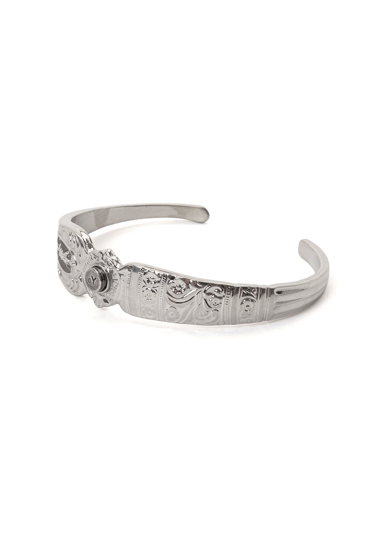 ALLOY BANGLE DOCKING