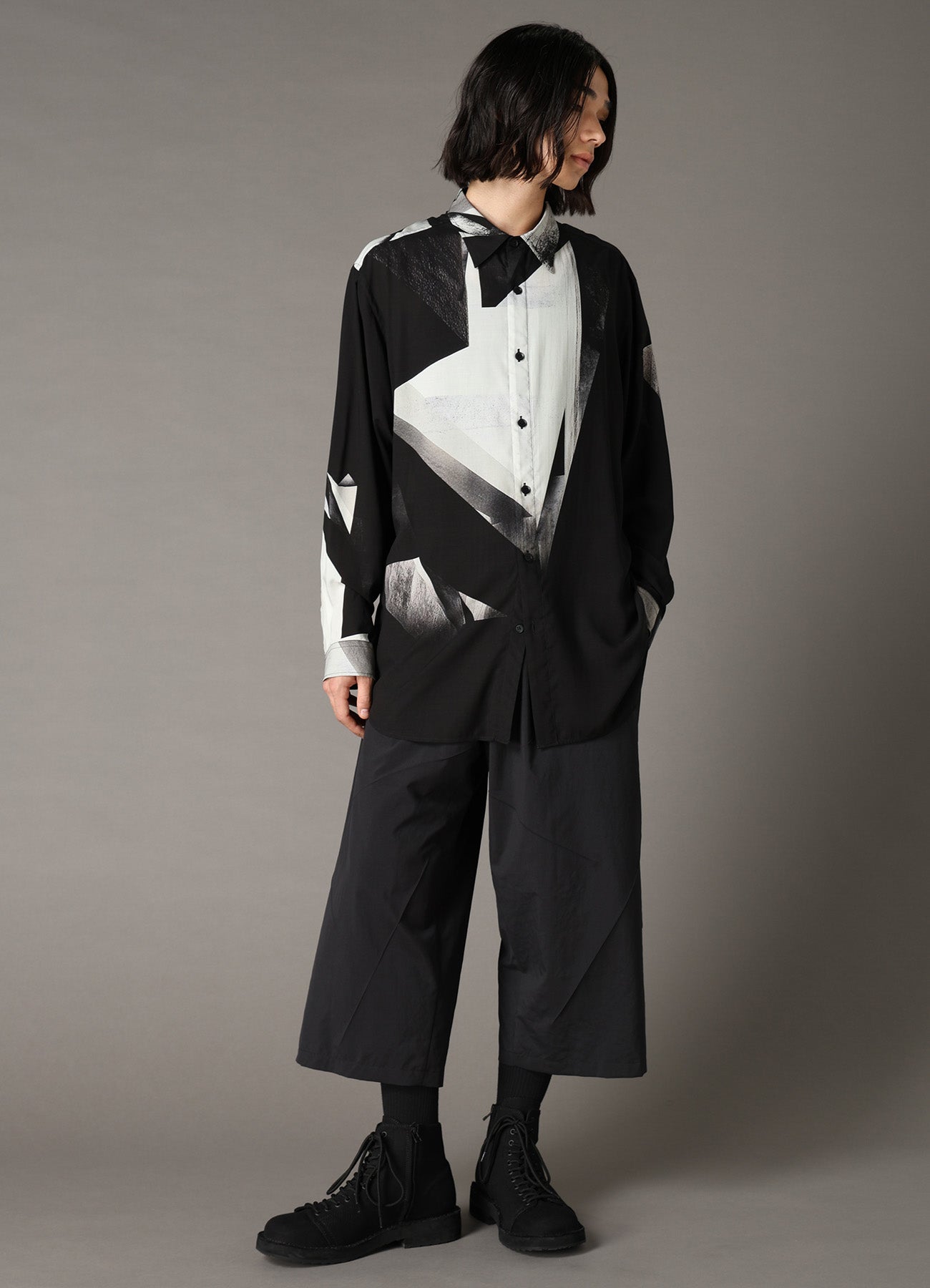 GEOMETRIC PATTERN OVERSIZED SHIRT